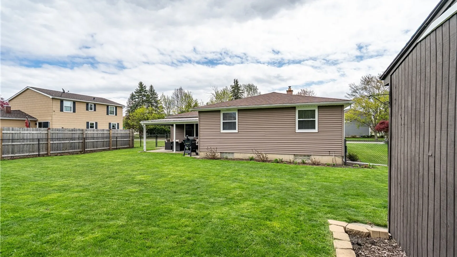 Property at 8 Cromwell Drive, Cheektowaga, NY 14043 40