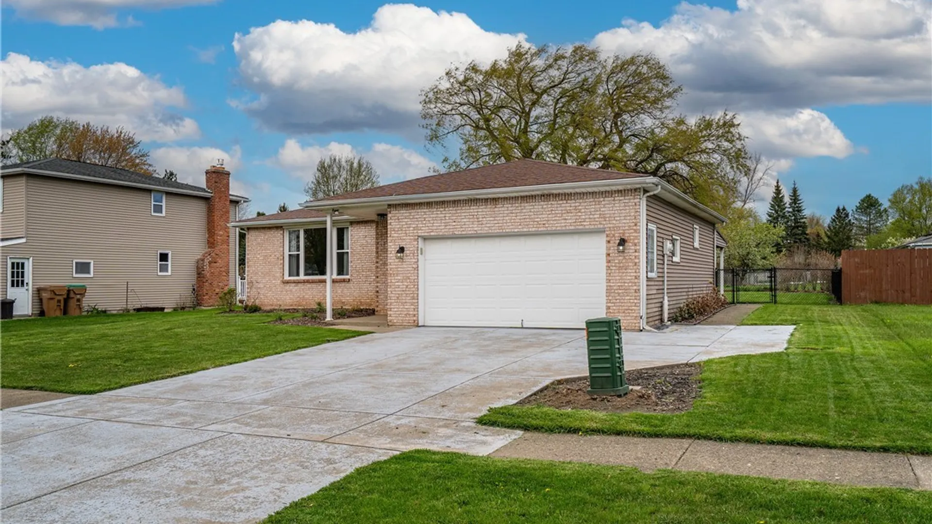 Property at 8 Cromwell Drive, Cheektowaga, NY 14043 5