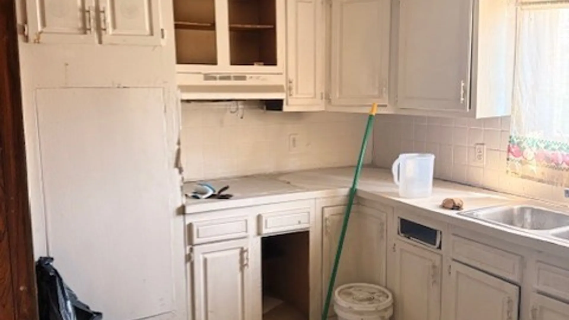 Property at 17 Oakwood Place, Buffalo, NY 14214 21