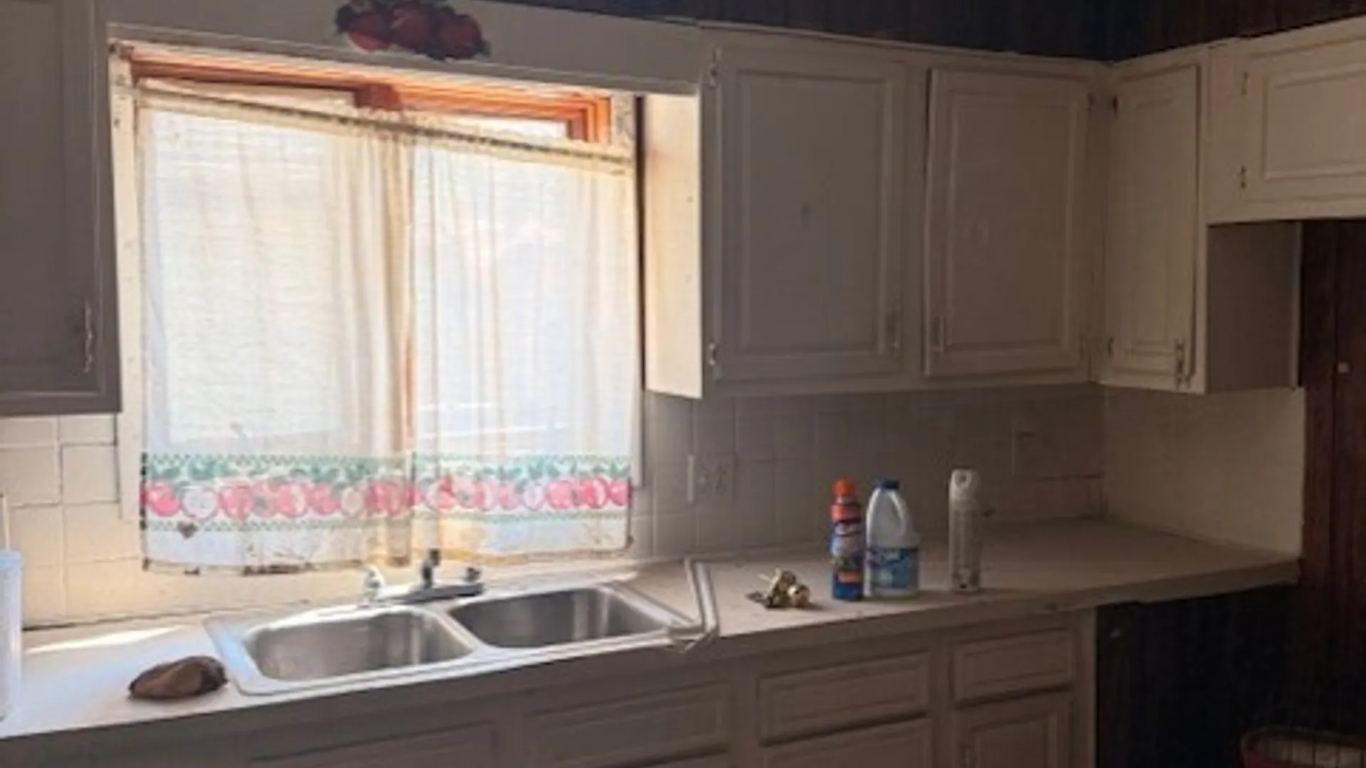 Property at 17 Oakwood Place, Buffalo, NY 14214 22