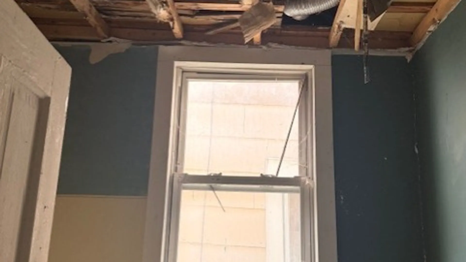 Property at 17 Oakwood Place, Buffalo, NY 14214 24