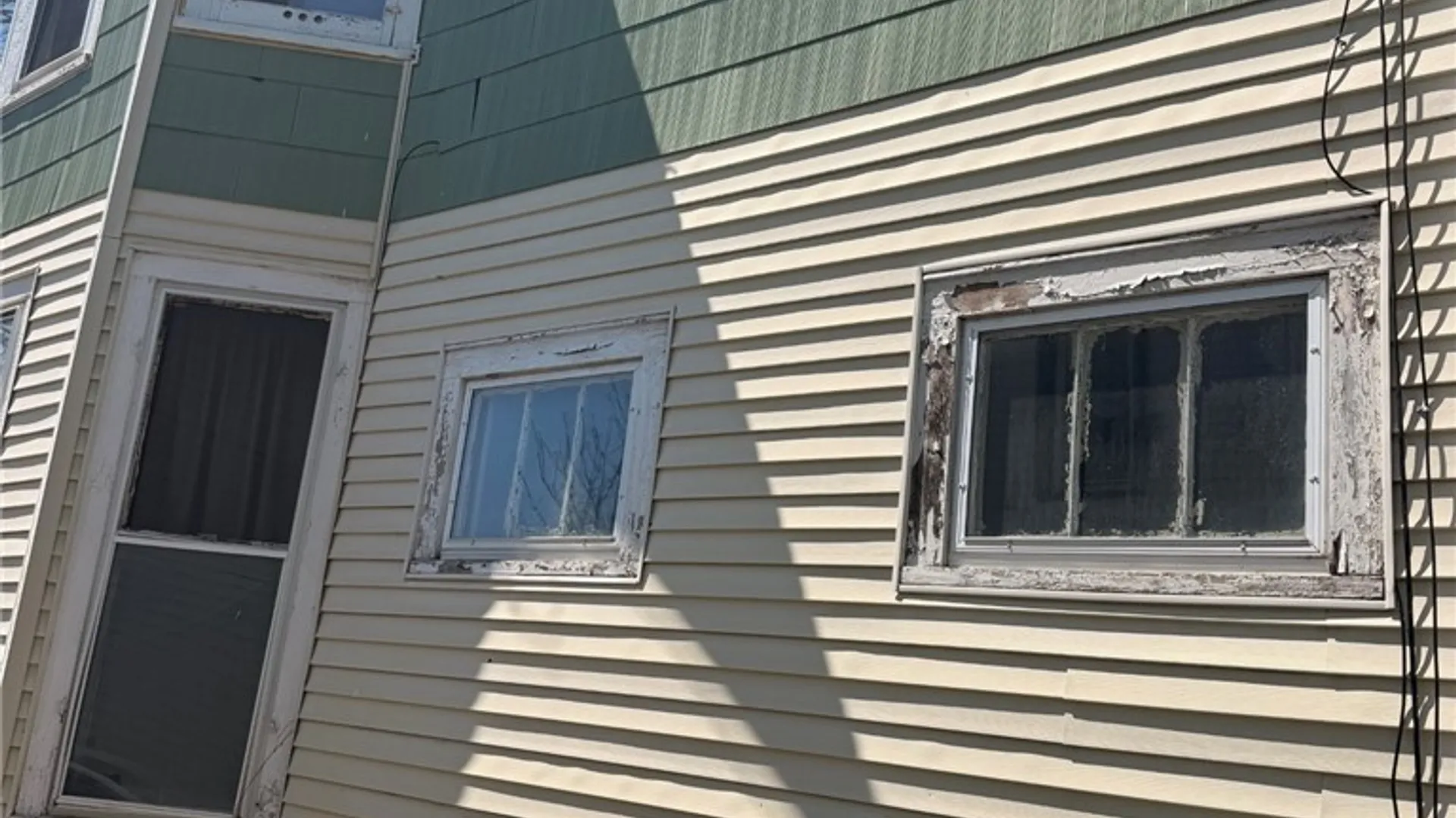 Property at 17 Oakwood Place, Buffalo, NY 14214 9