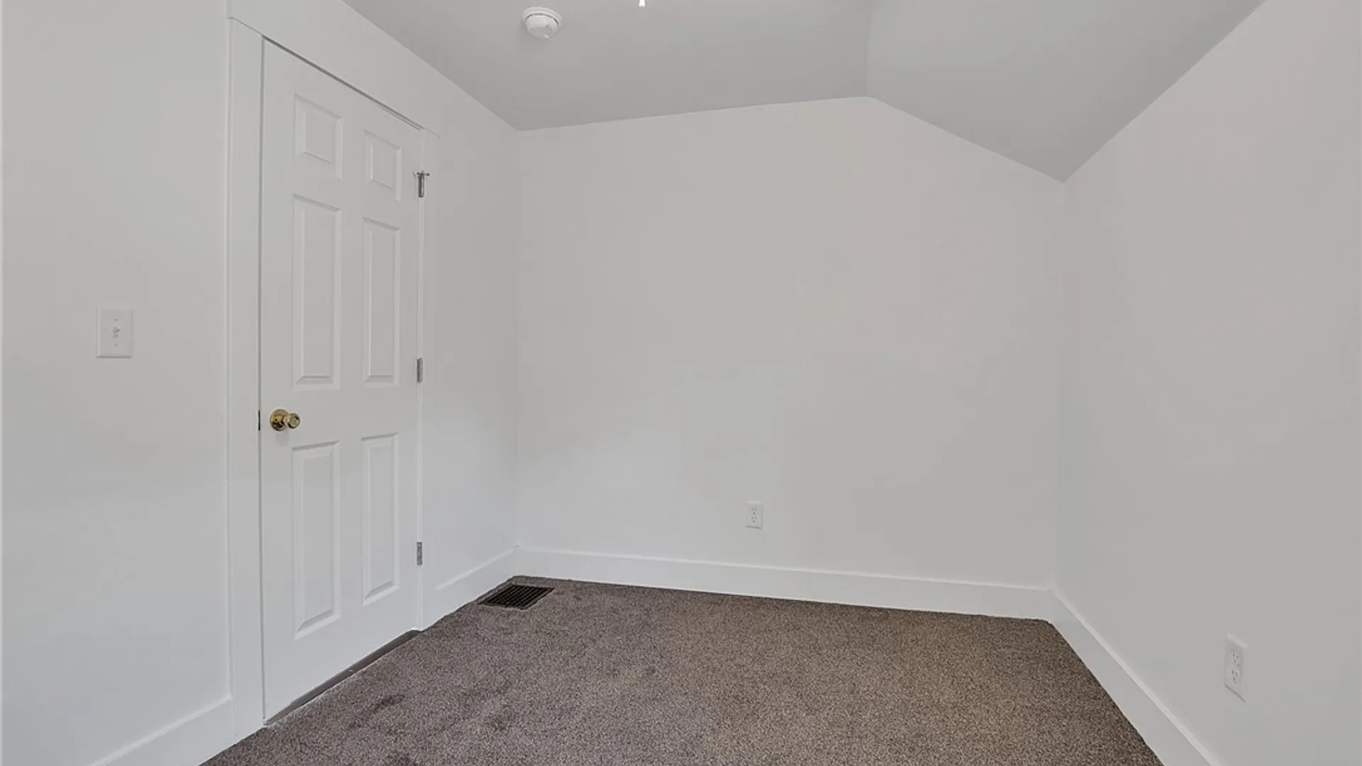 Property at 702 Norfolk Avenue, Buffalo, NY 14215 26