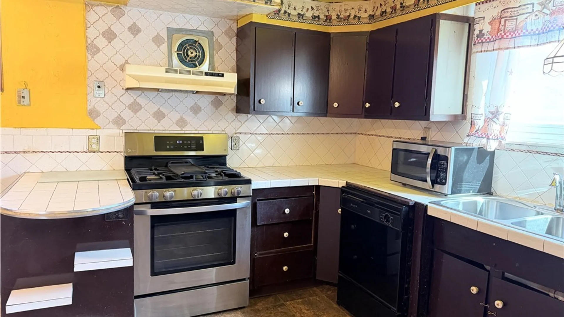 Property at 219 Weiss Street, Buffalo, NY 14206 5