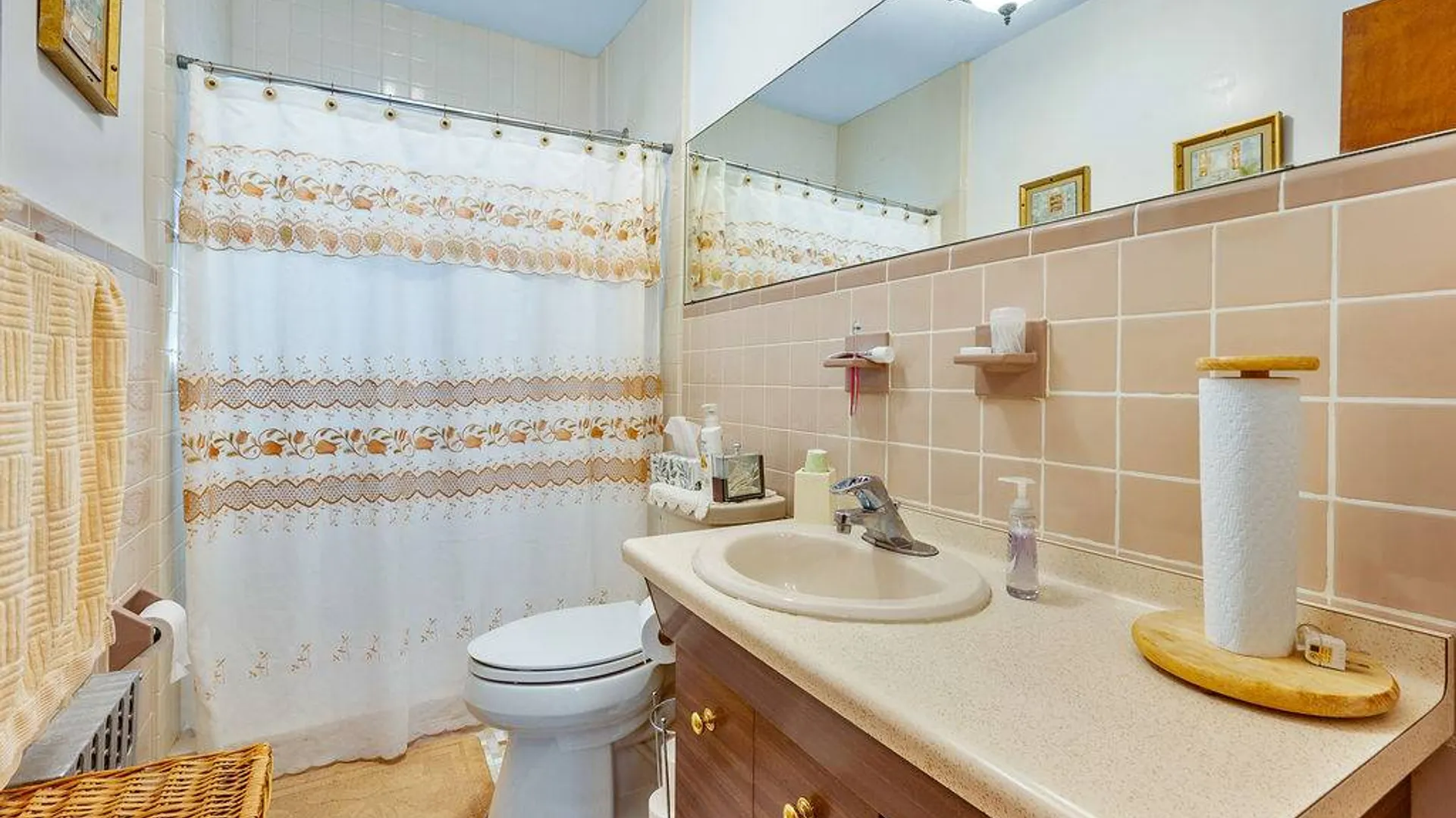 Property at 78-14 64th Place, Glendale, NY 11385 16