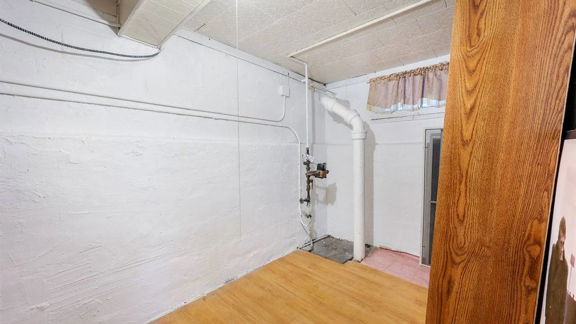 Property at 78-14 64th Place, Glendale, NY 11385 17