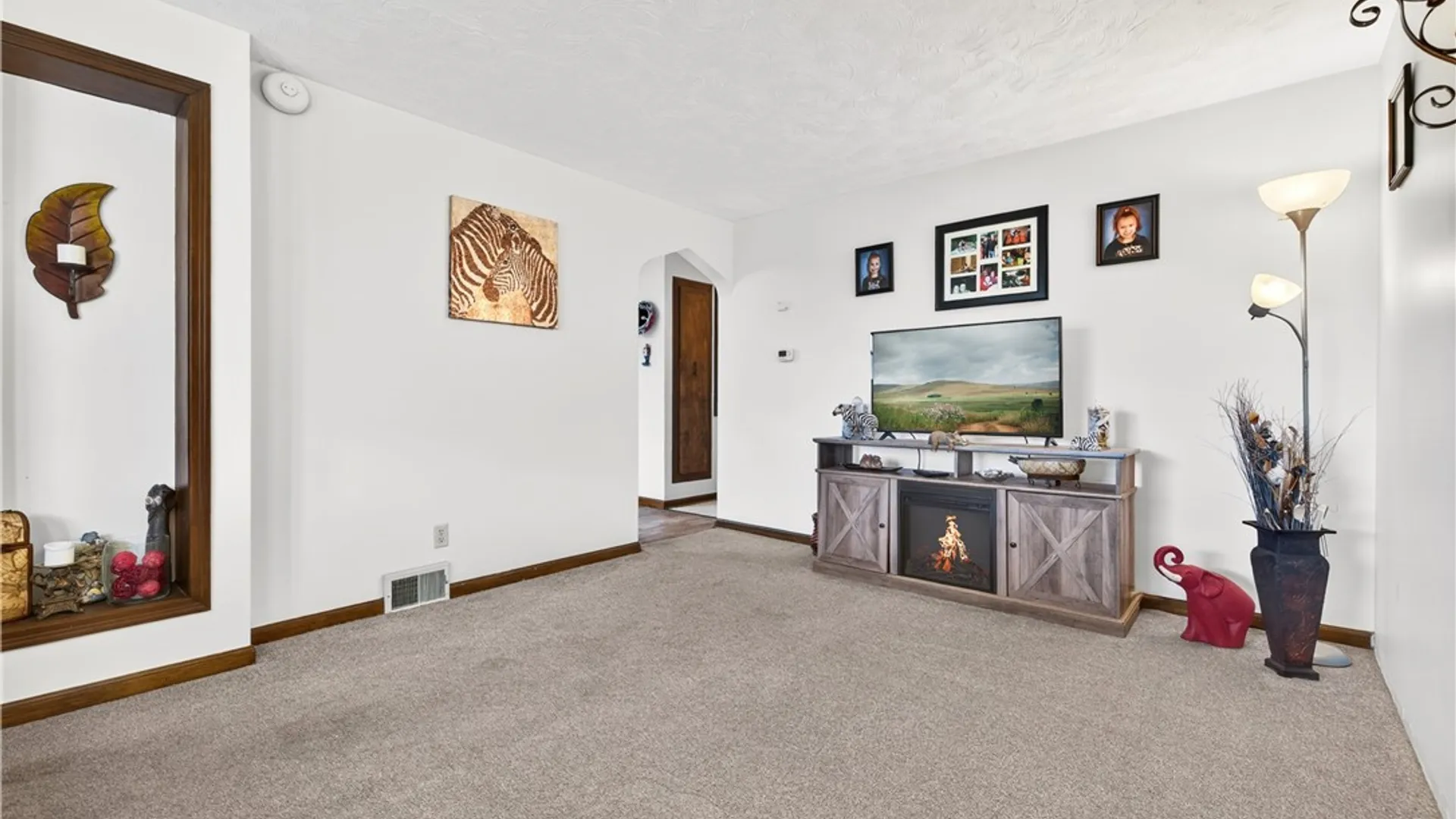 Property at 6151 Whitham Drive, Niagara, NY 14304 11