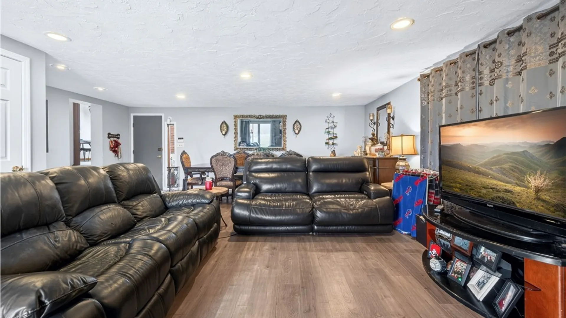 Property at 6151 Whitham Drive, Niagara, NY 14304 28