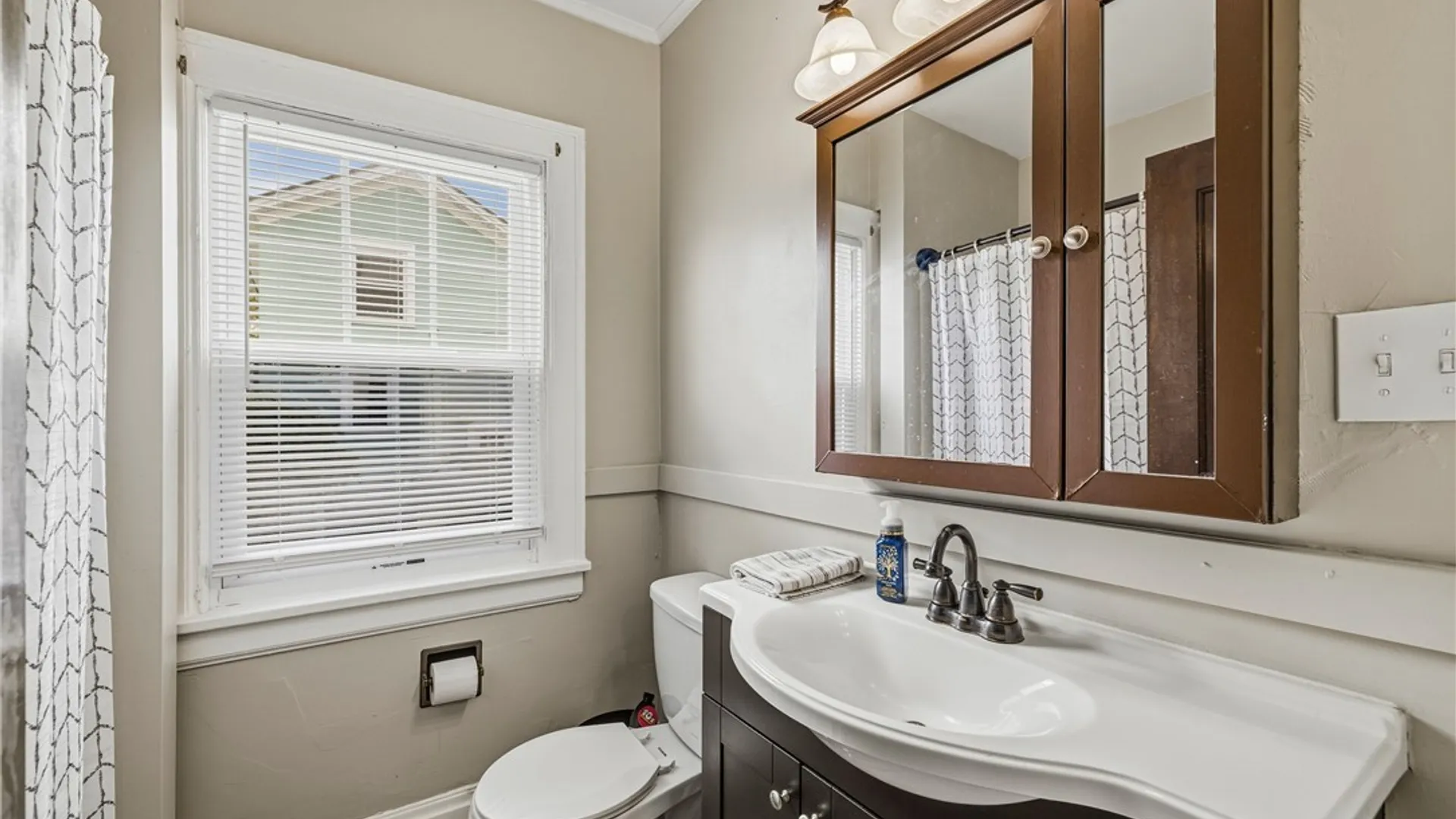 Property at 342 East Avenue, Lockport City, NY 14094 18