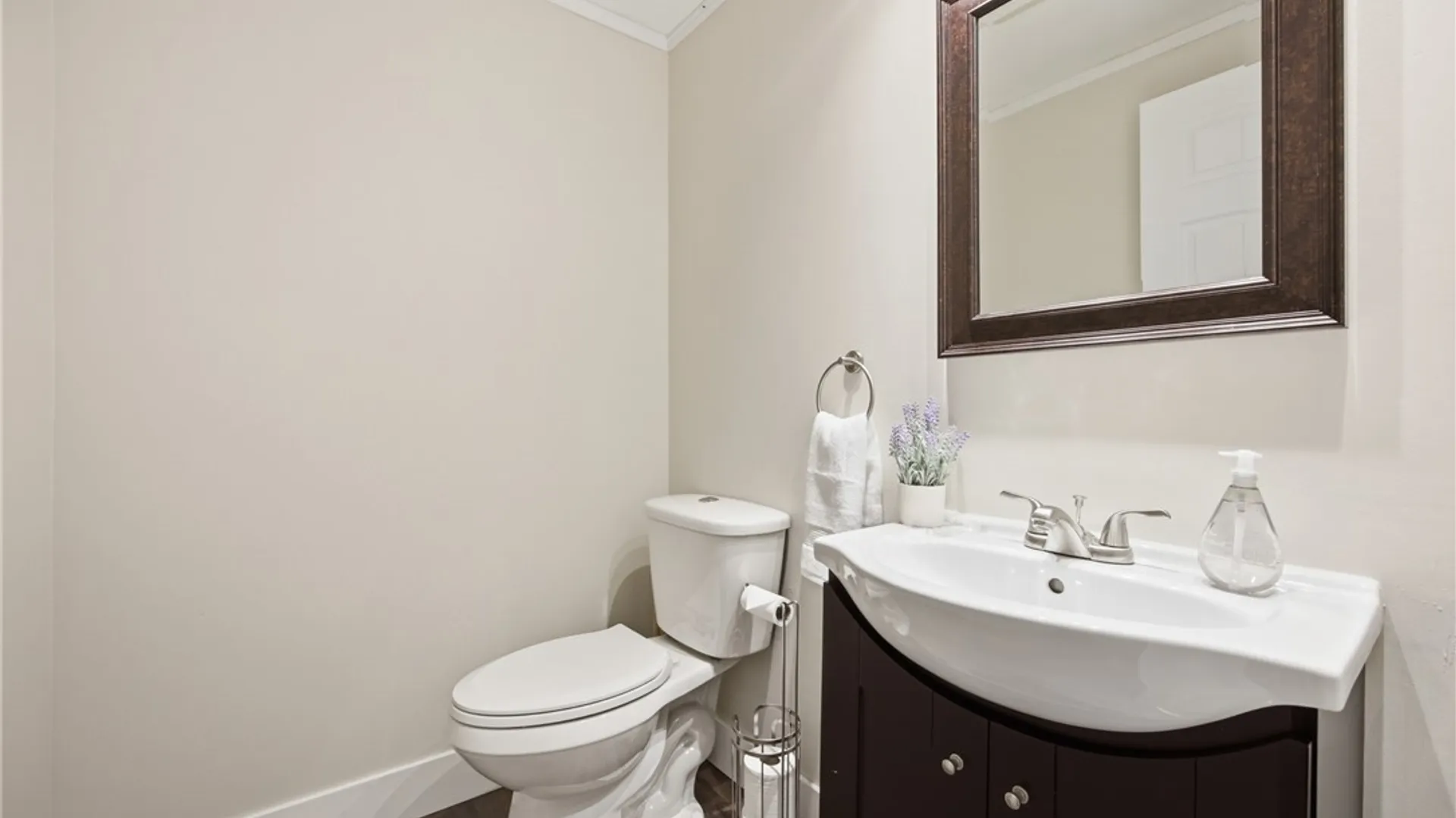 Property at 14 Centennial Court, West Seneca, NY 14224 22