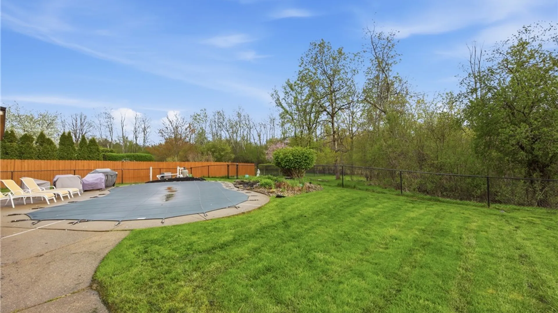 Property at 14 Centennial Court, West Seneca, NY 14224 35