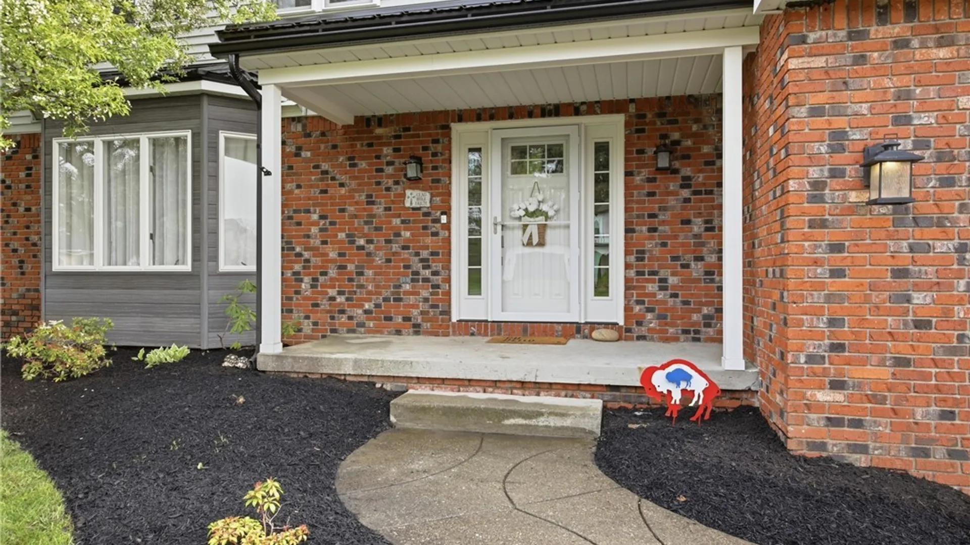 Property at 14 Centennial Court, West Seneca, NY 14224 4