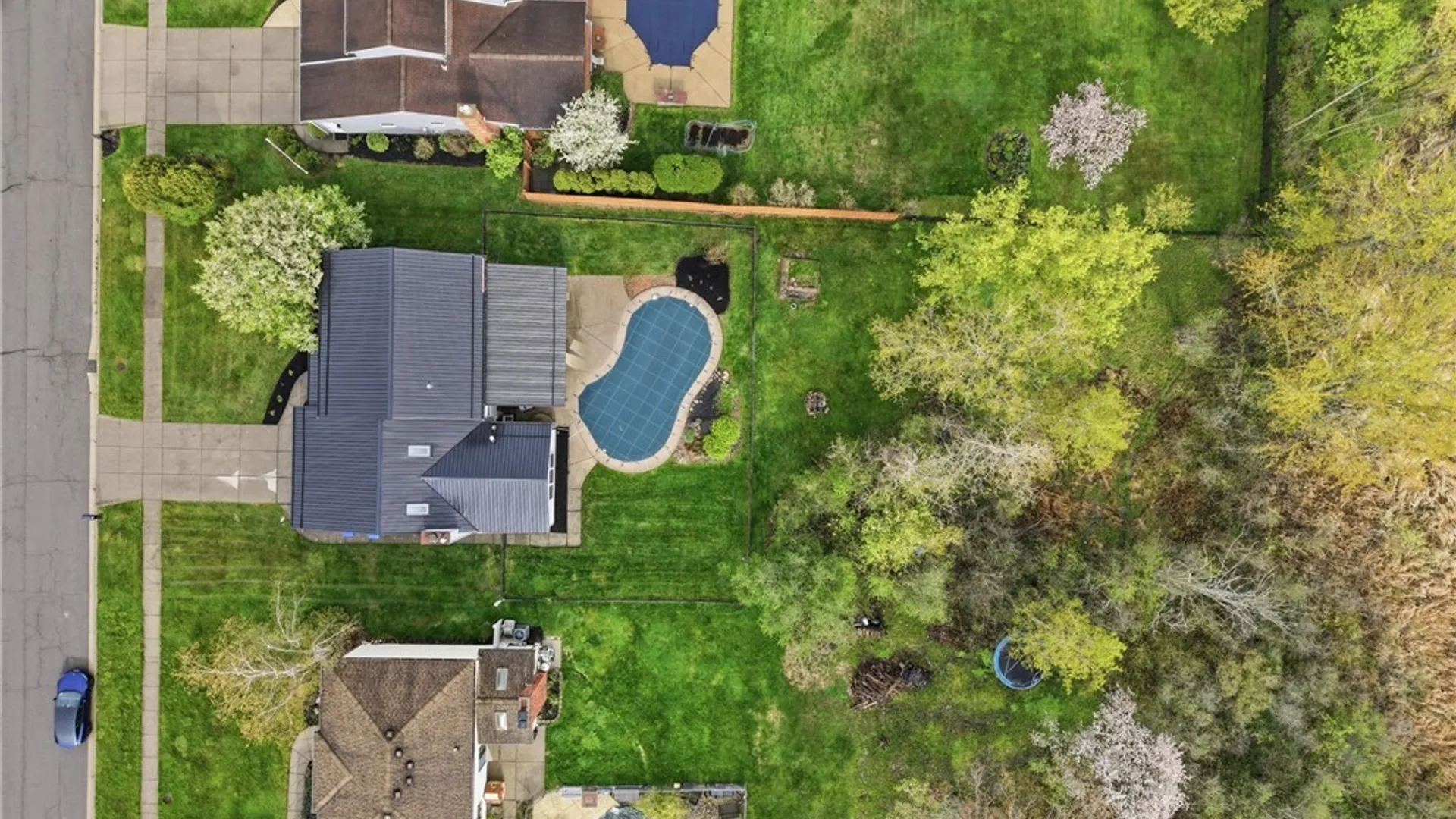 Property at 14 Centennial Court, West Seneca, NY 14224 45