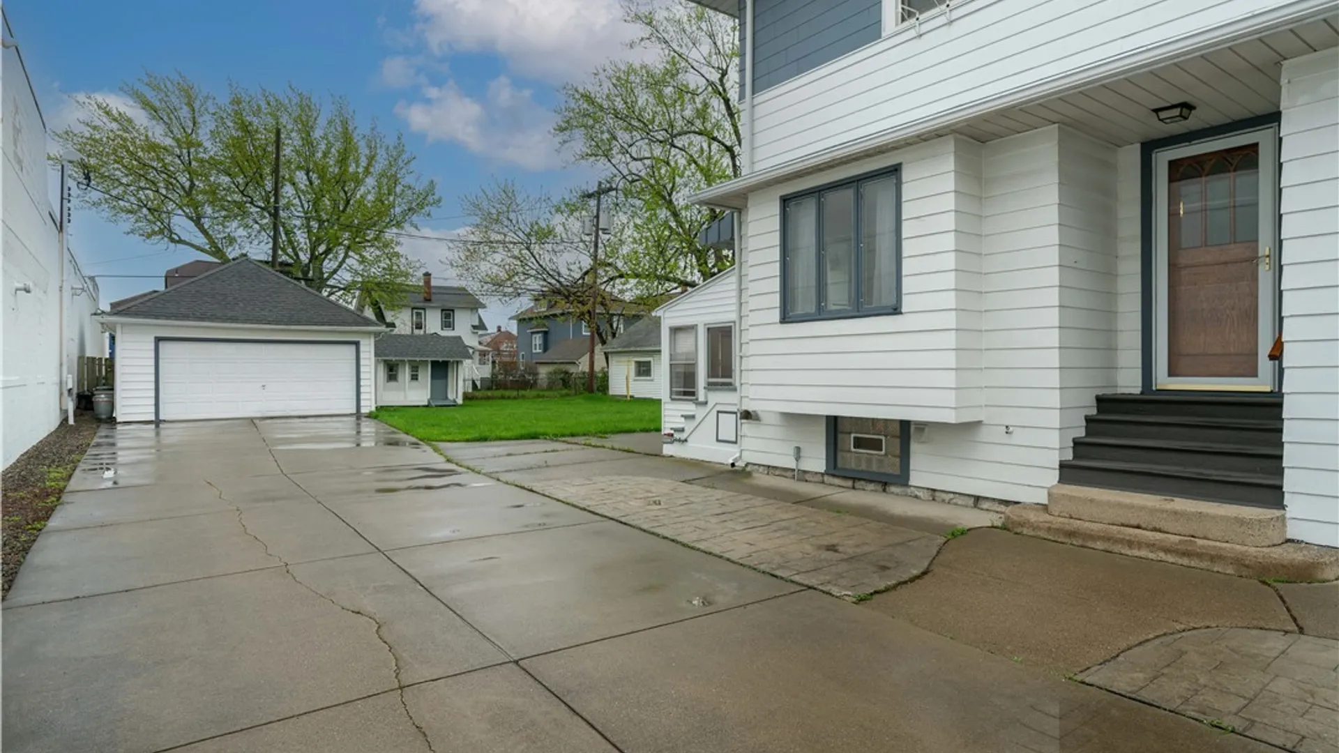 Property at 16 End Avenue, Tonawanda, NY 14217 3