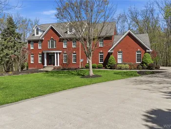 Property at 16 Woodstream Trail, Orchard Park, NY 14127