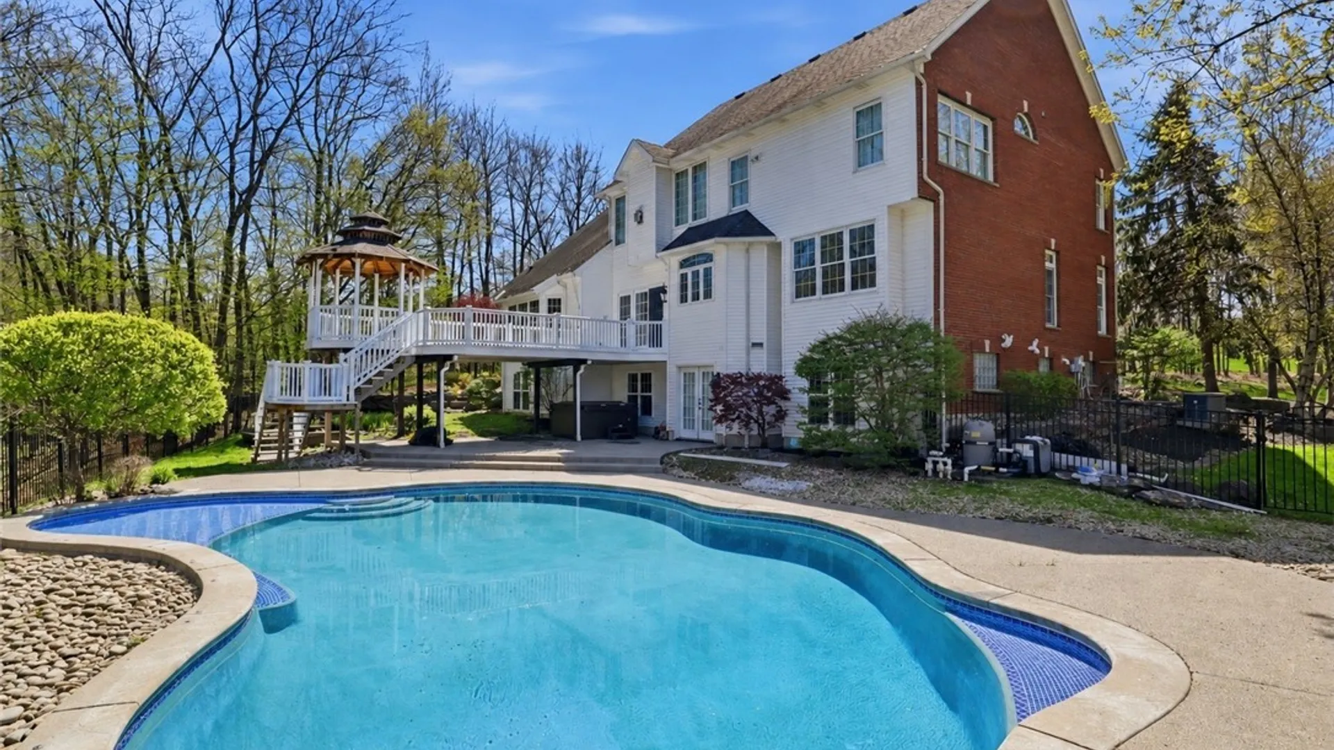 Property at 16 Woodstream Trail, Orchard Park, NY 14127 36