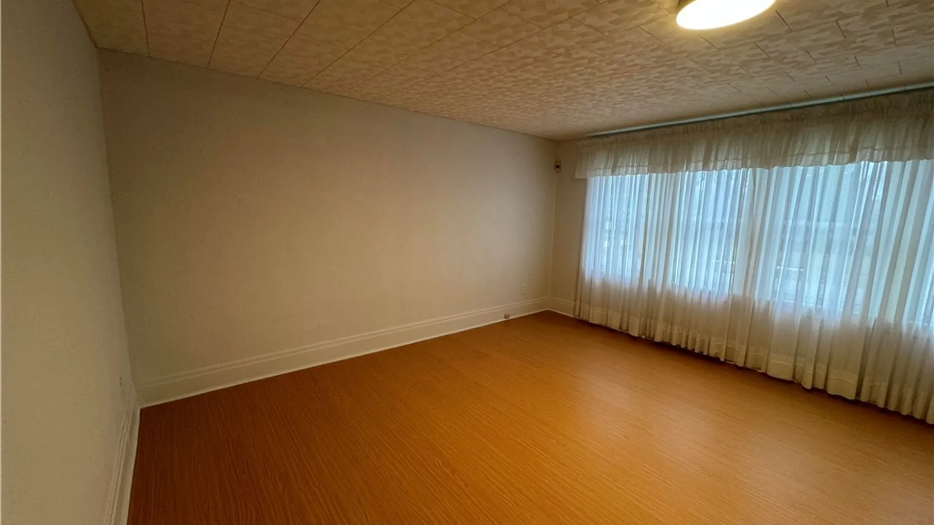 Property at 524 University Lower Avenue, Tonawanda, NY 14223 4