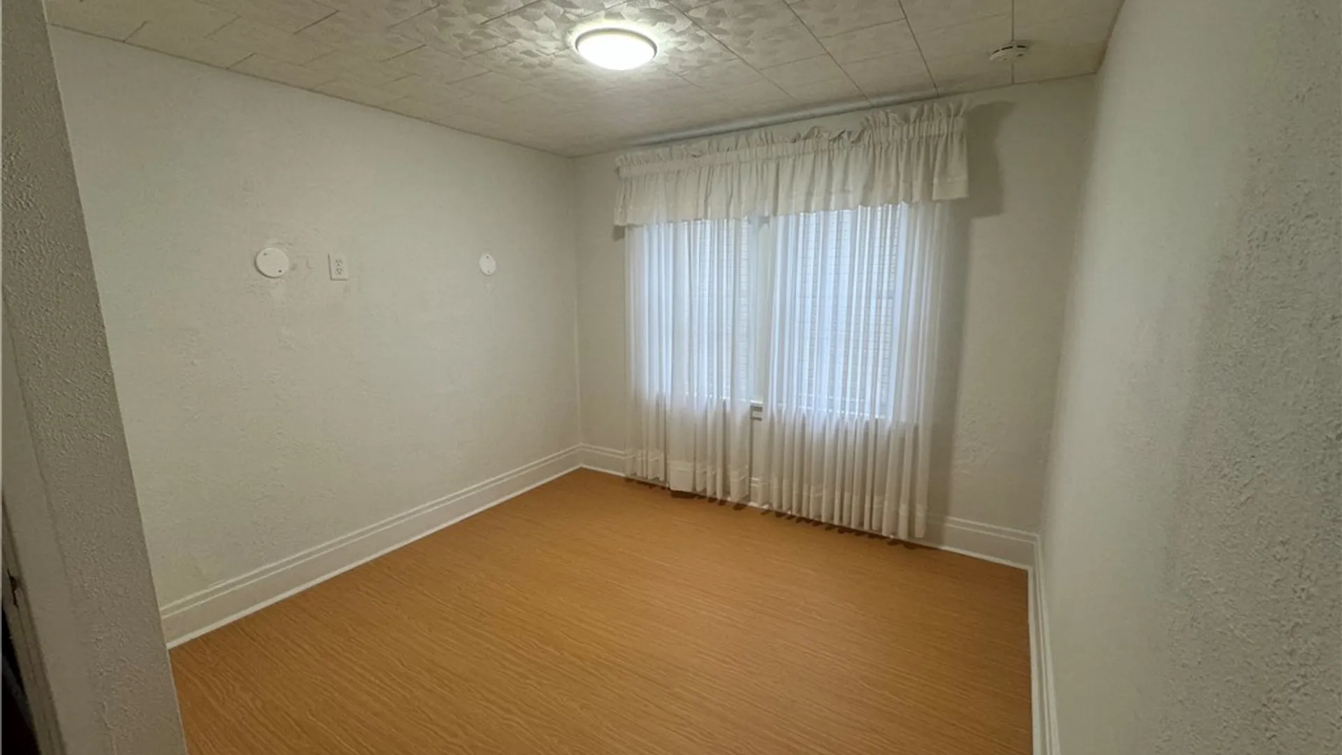 Property at 524 University Lower Avenue, Tonawanda, NY 14223 5