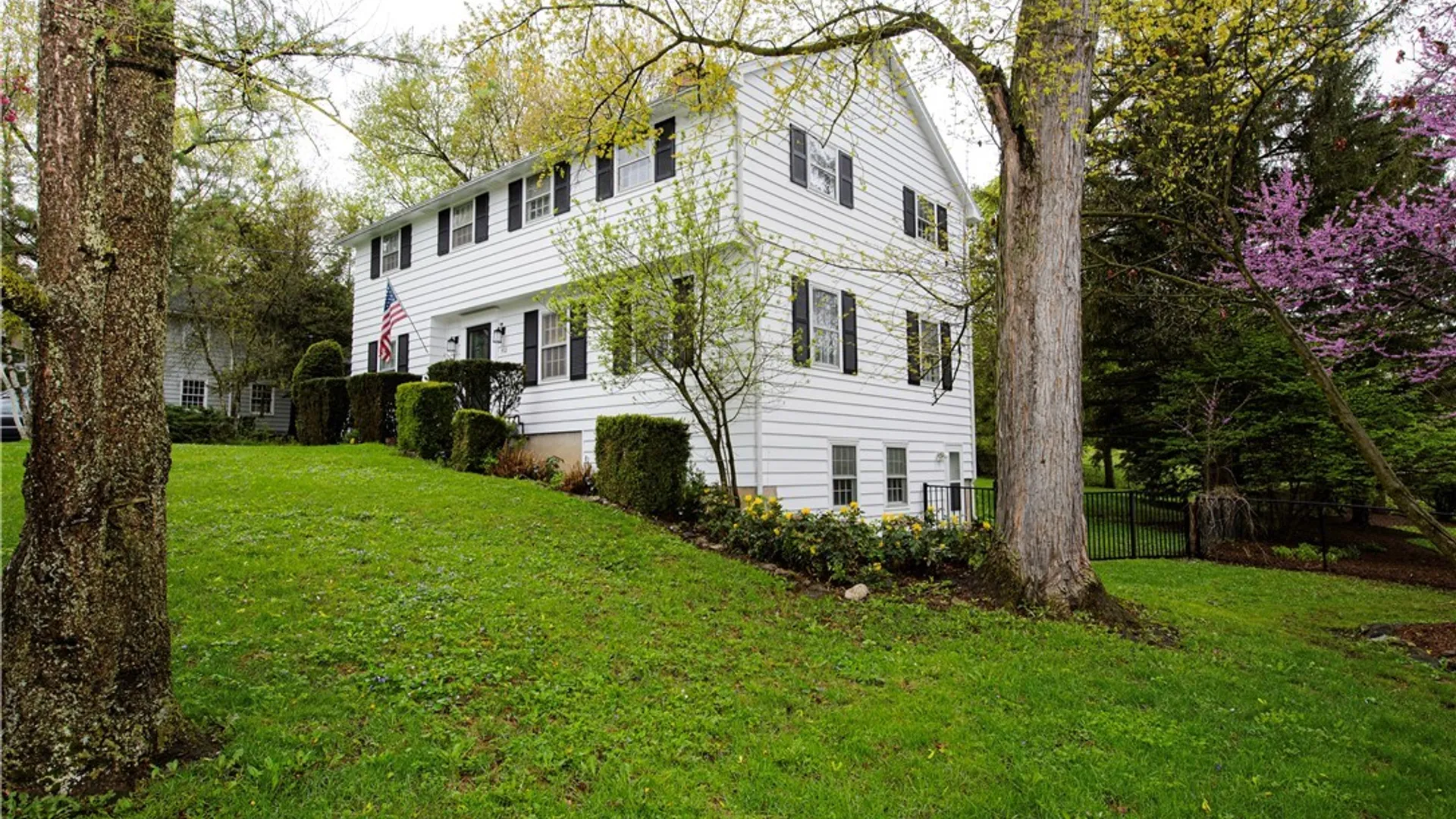 Property at 512 Maple Drive, DeWitt, NY 13066 3