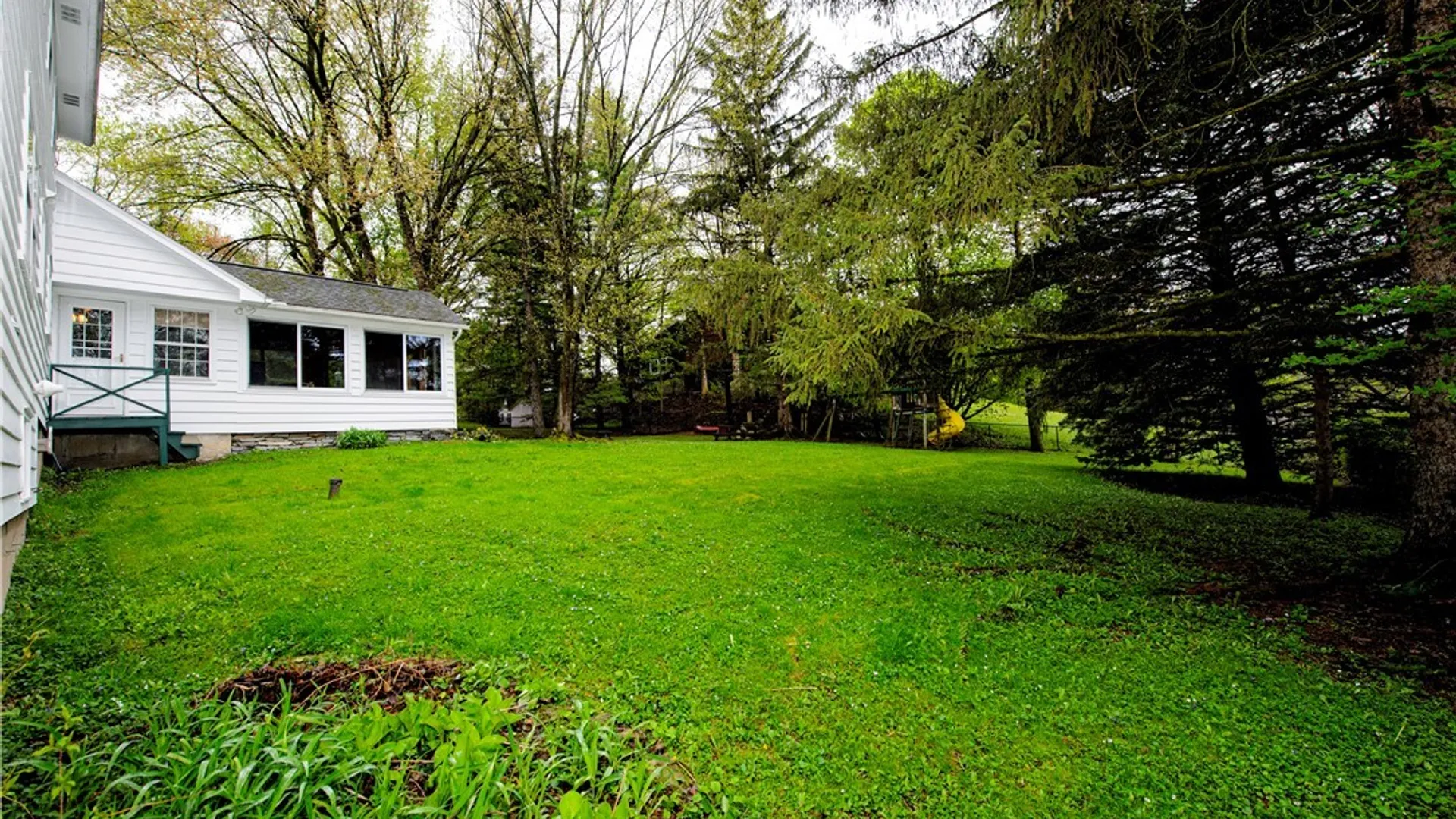 Property at 512 Maple Drive, DeWitt, NY 13066 4