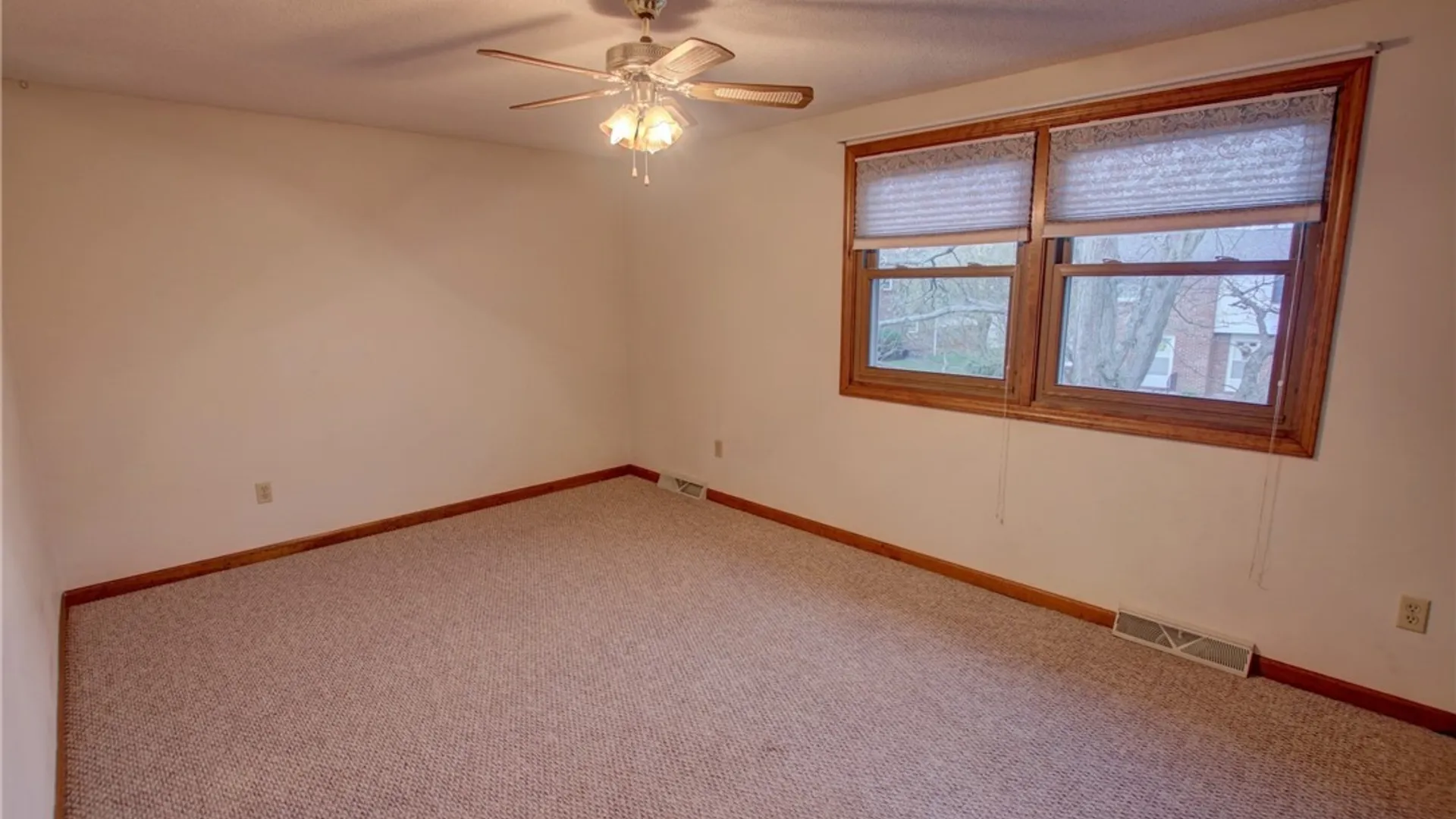 Property at 277 Wimbledon Court, West Seneca, NY 14224 23
