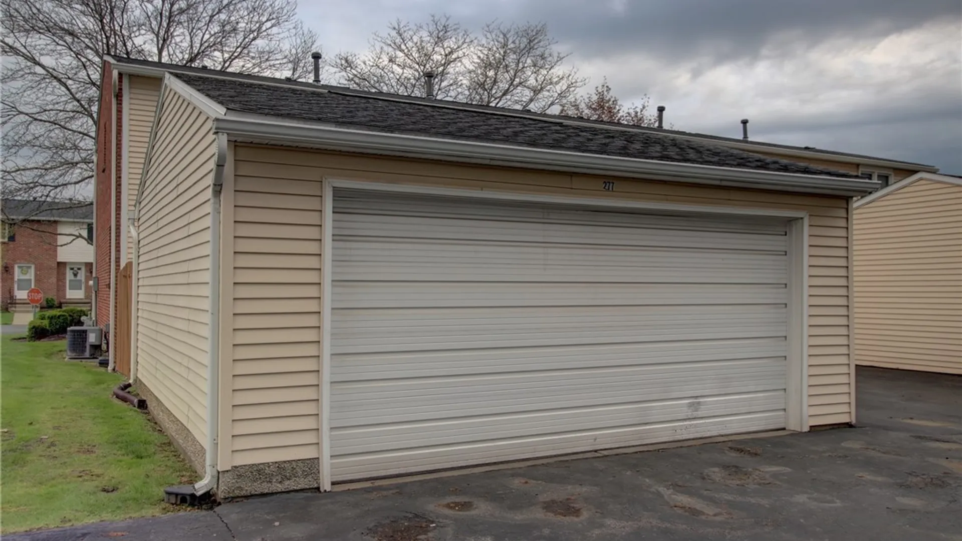 Property at 277 Wimbledon Court, West Seneca, NY 14224 3