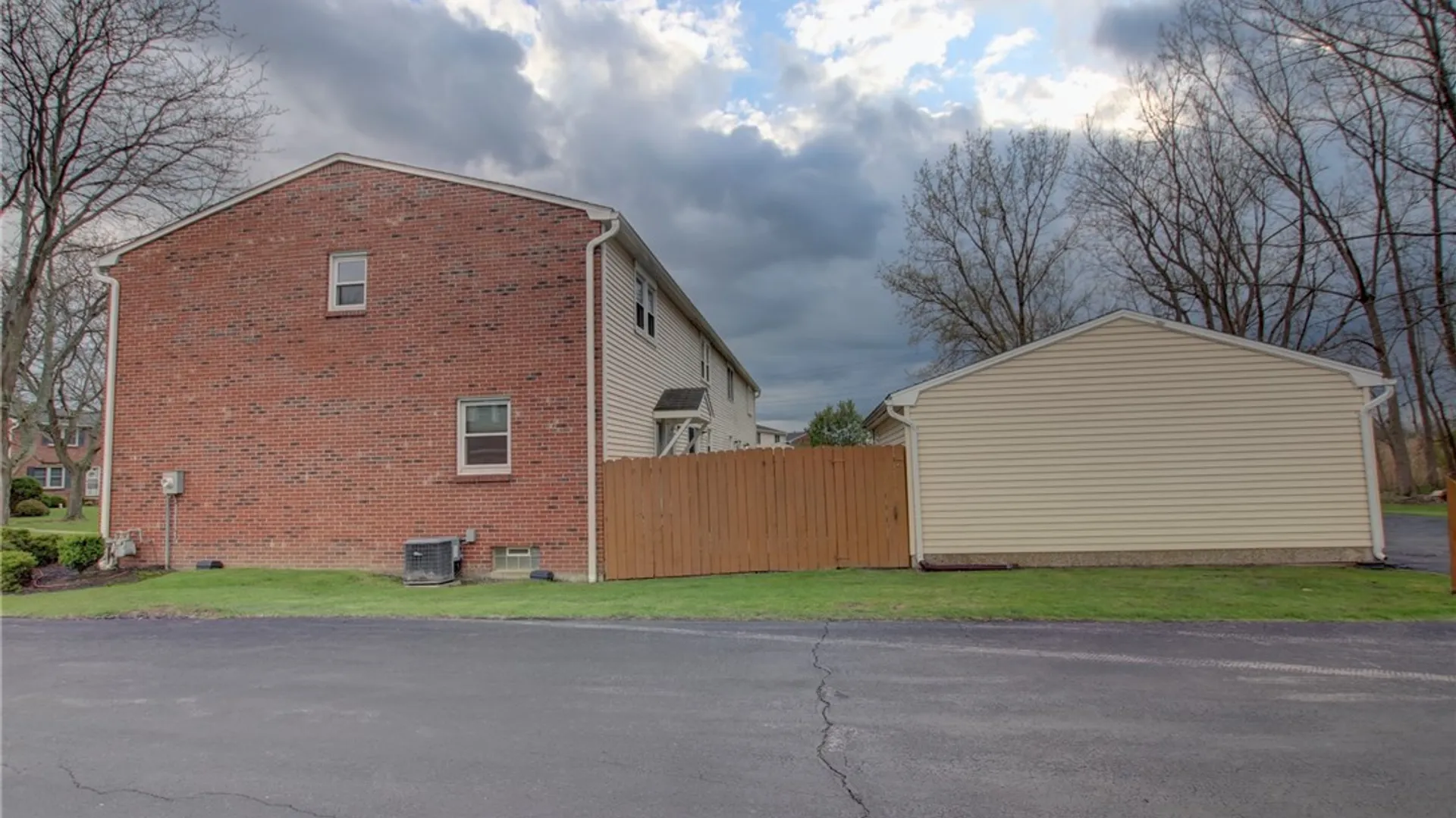 Property at 277 Wimbledon Court, West Seneca, NY 14224 5