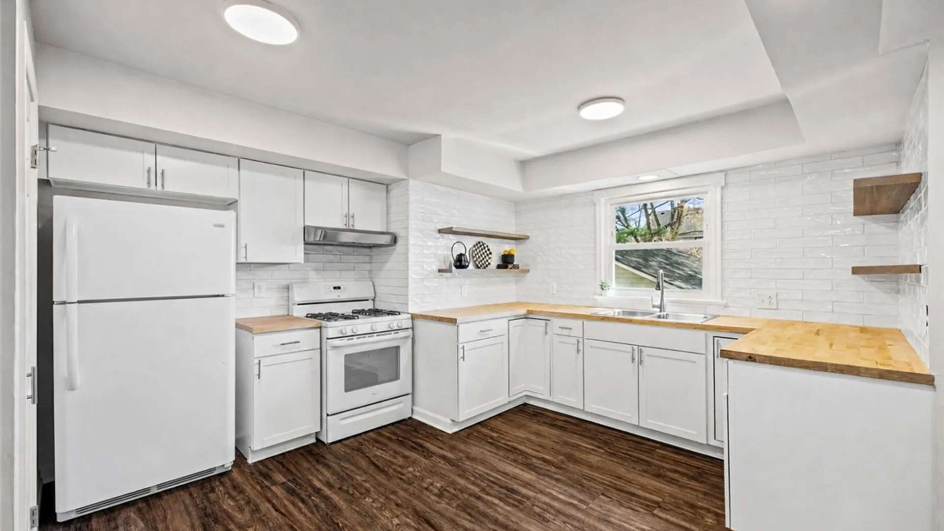 Property at 9 Welstead Place, Rochester, NY 14613 17