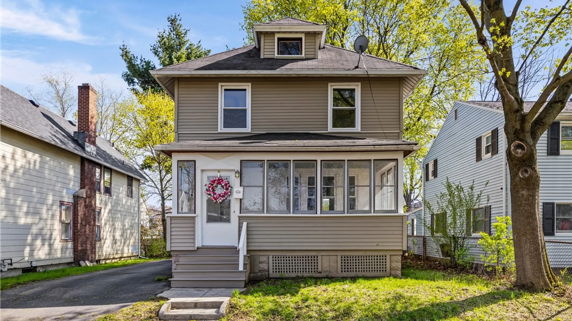 Property at 9 Welstead Place, Rochester, NY 14613 6