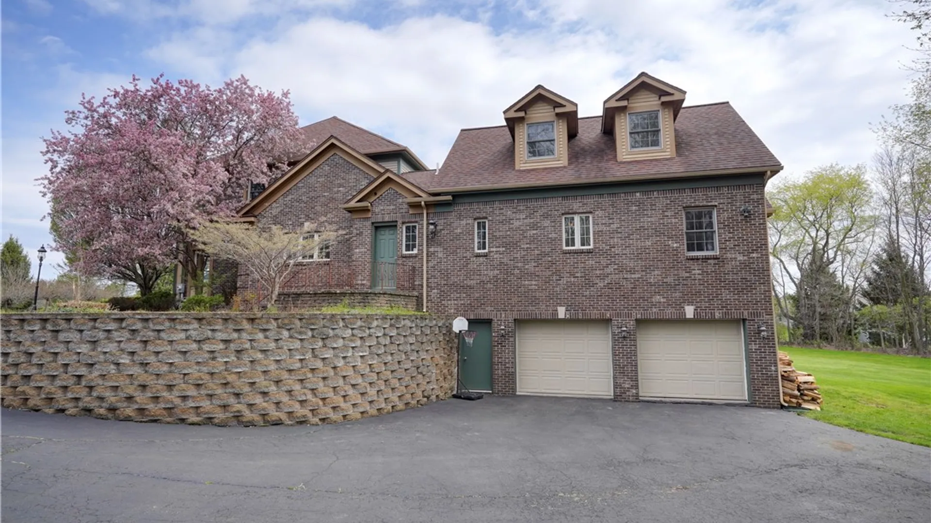 Property at 12 Shone Circle, Mendon, NY 14506 45