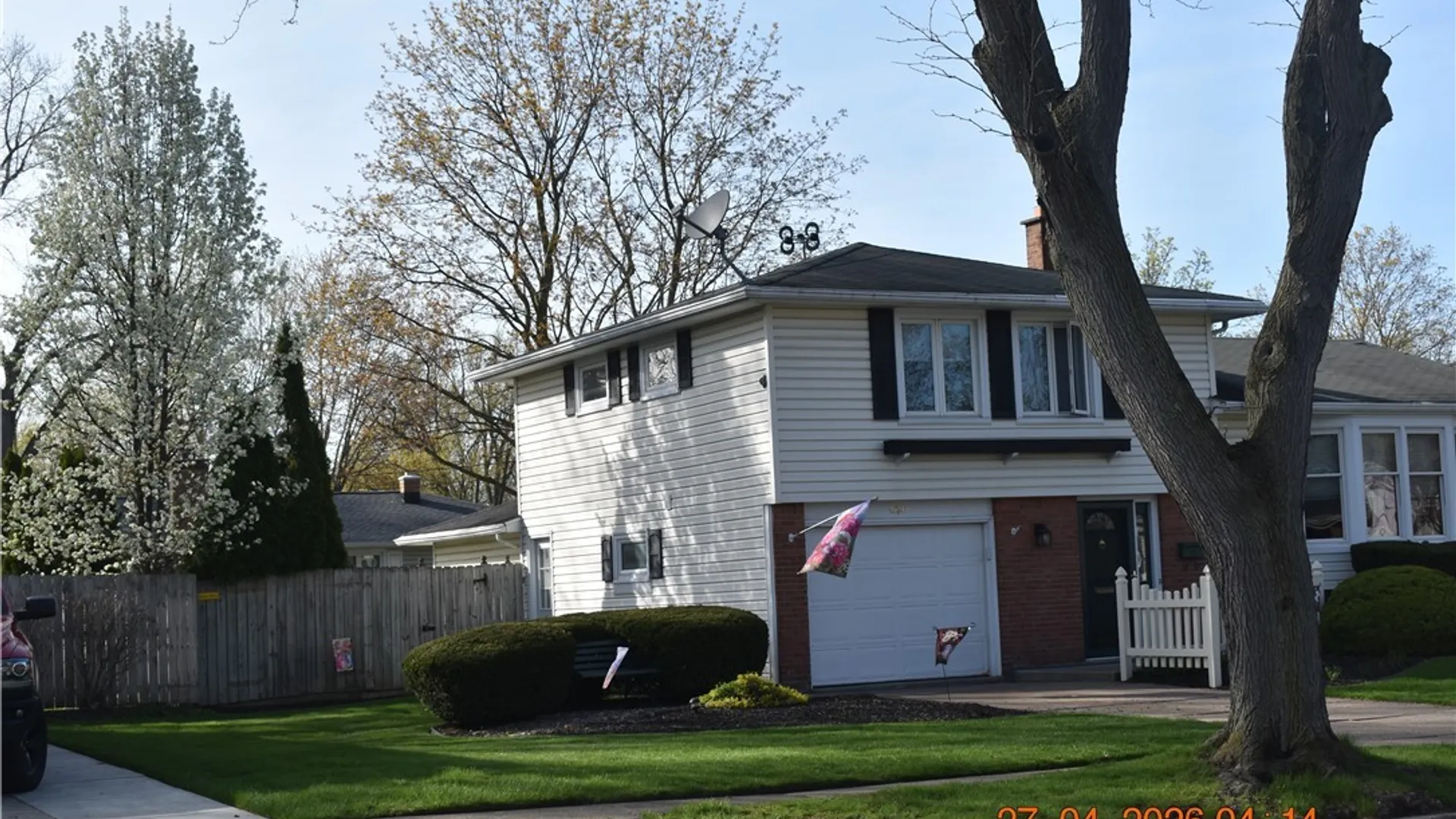 Property at 828 Sun Valley Drive, North Tonawanda, NY 14120 4