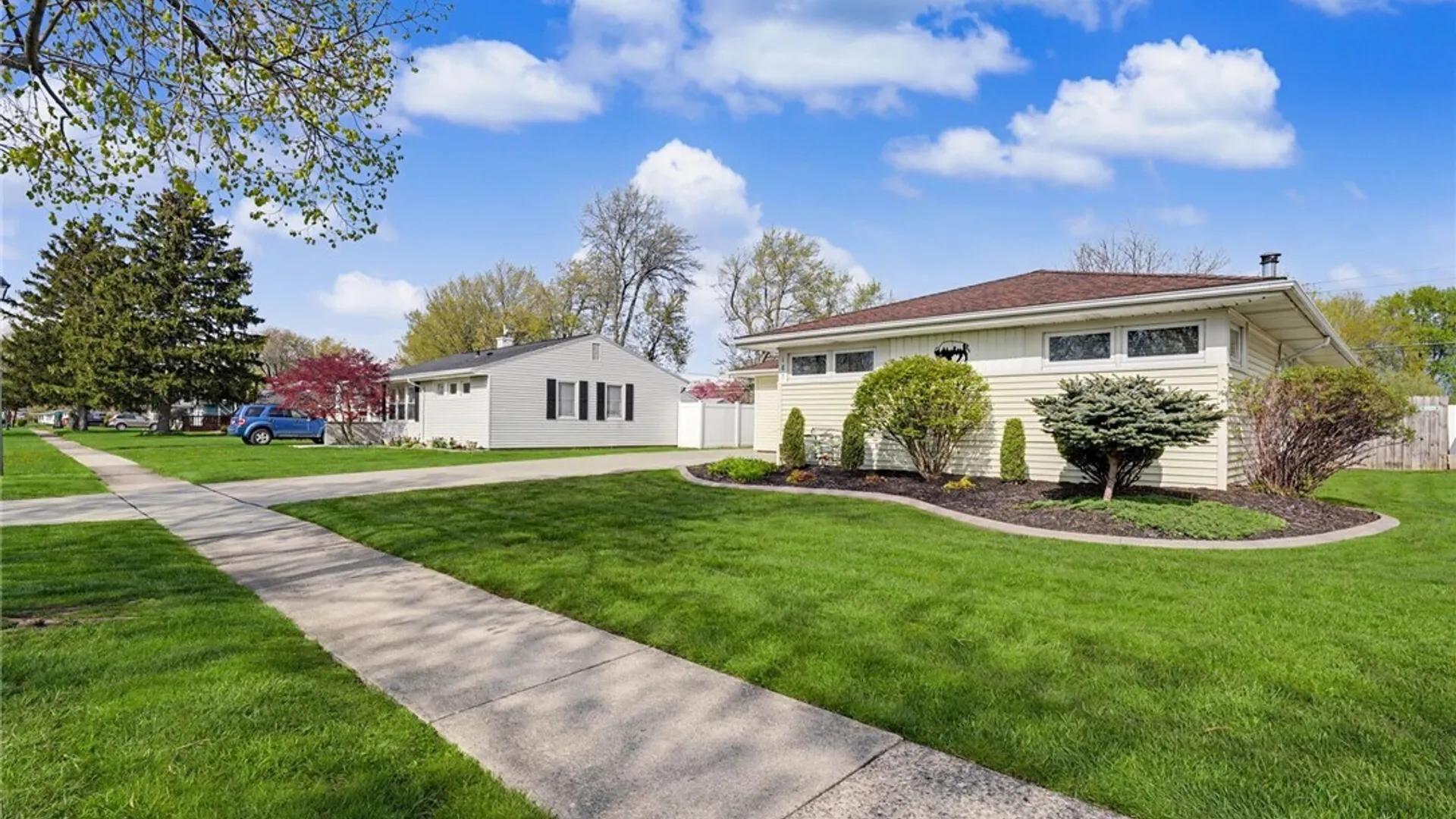 Property at 187 Overbrook Avenue, Tonawanda, NY 14150 2