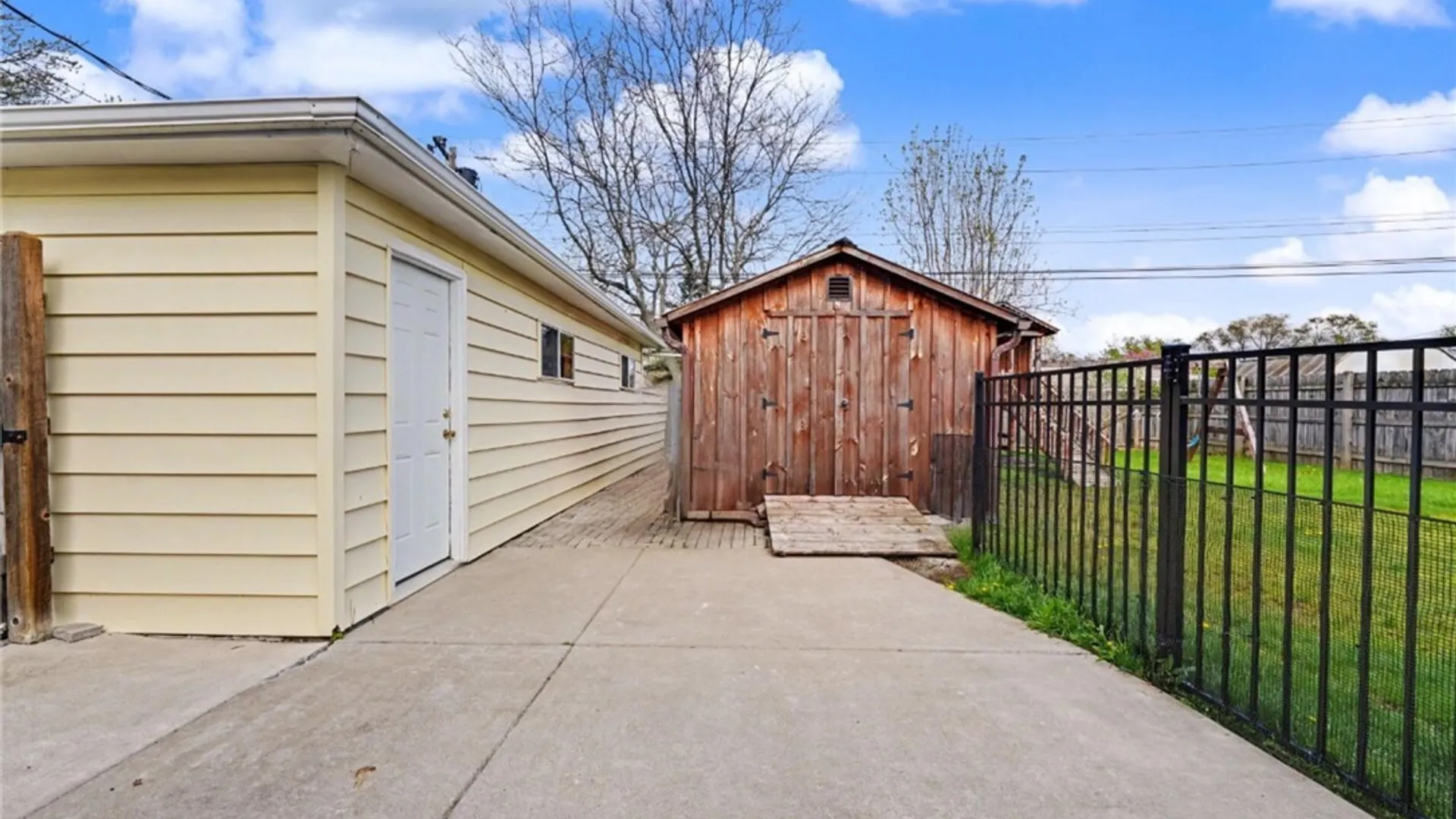 Property at 187 Overbrook Avenue, Tonawanda, NY 14150 25