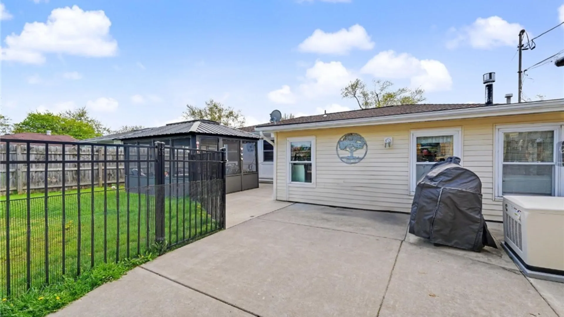 Property at 187 Overbrook Avenue, Tonawanda, NY 14150 27