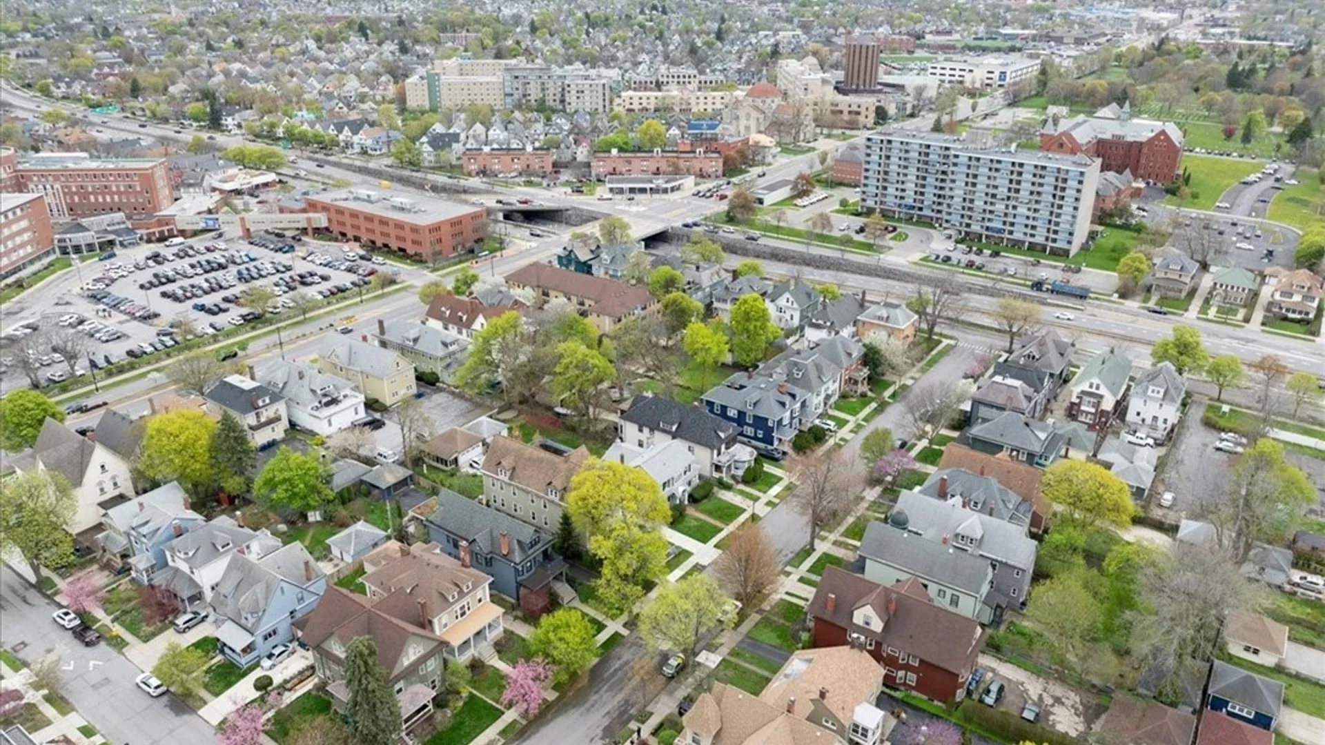 Property at 47 Crescent Avenue, Buffalo, NY 14214 44