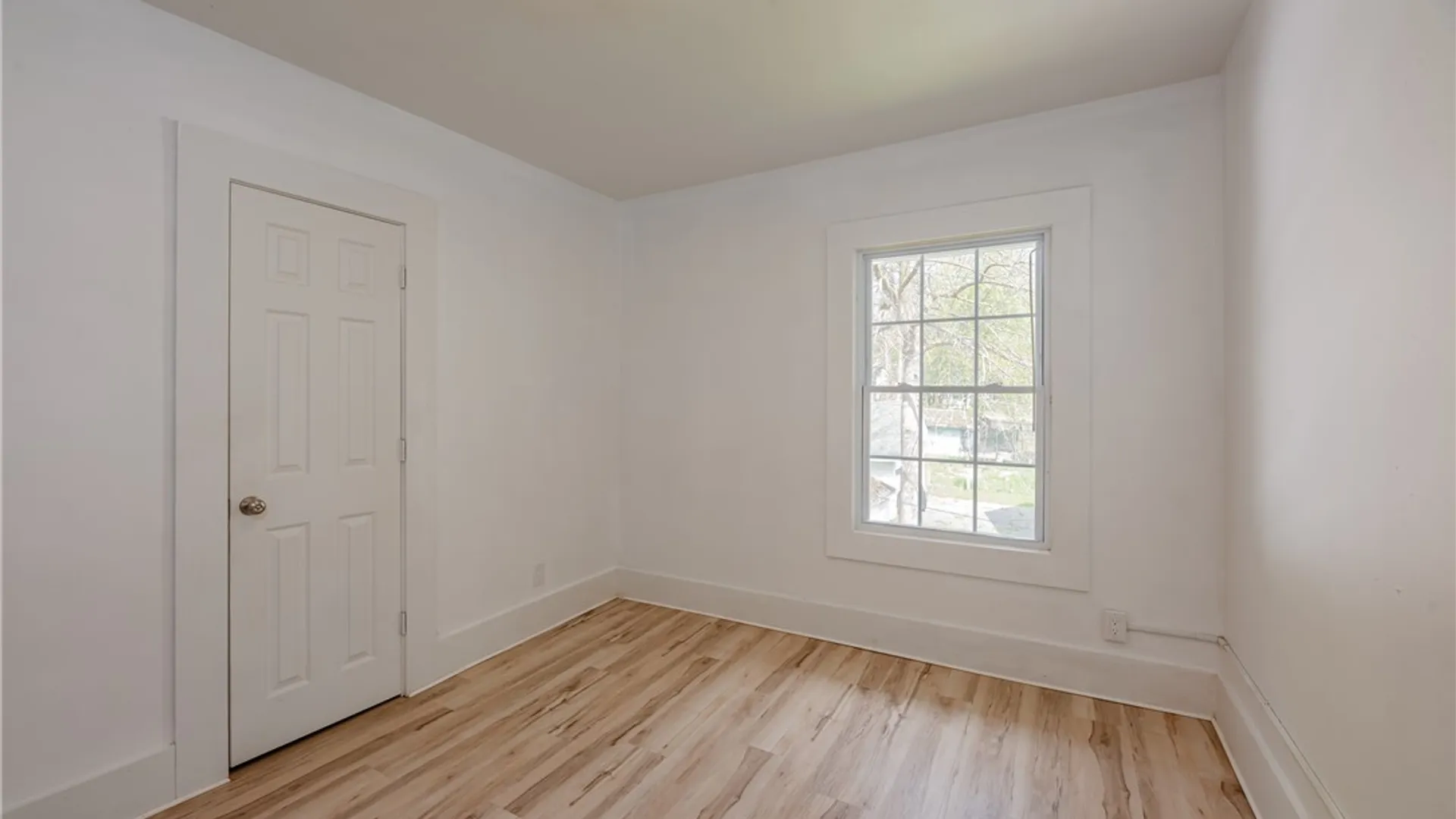 Property at 575 Woodbine Avenue, Rochester, NY 14619 17