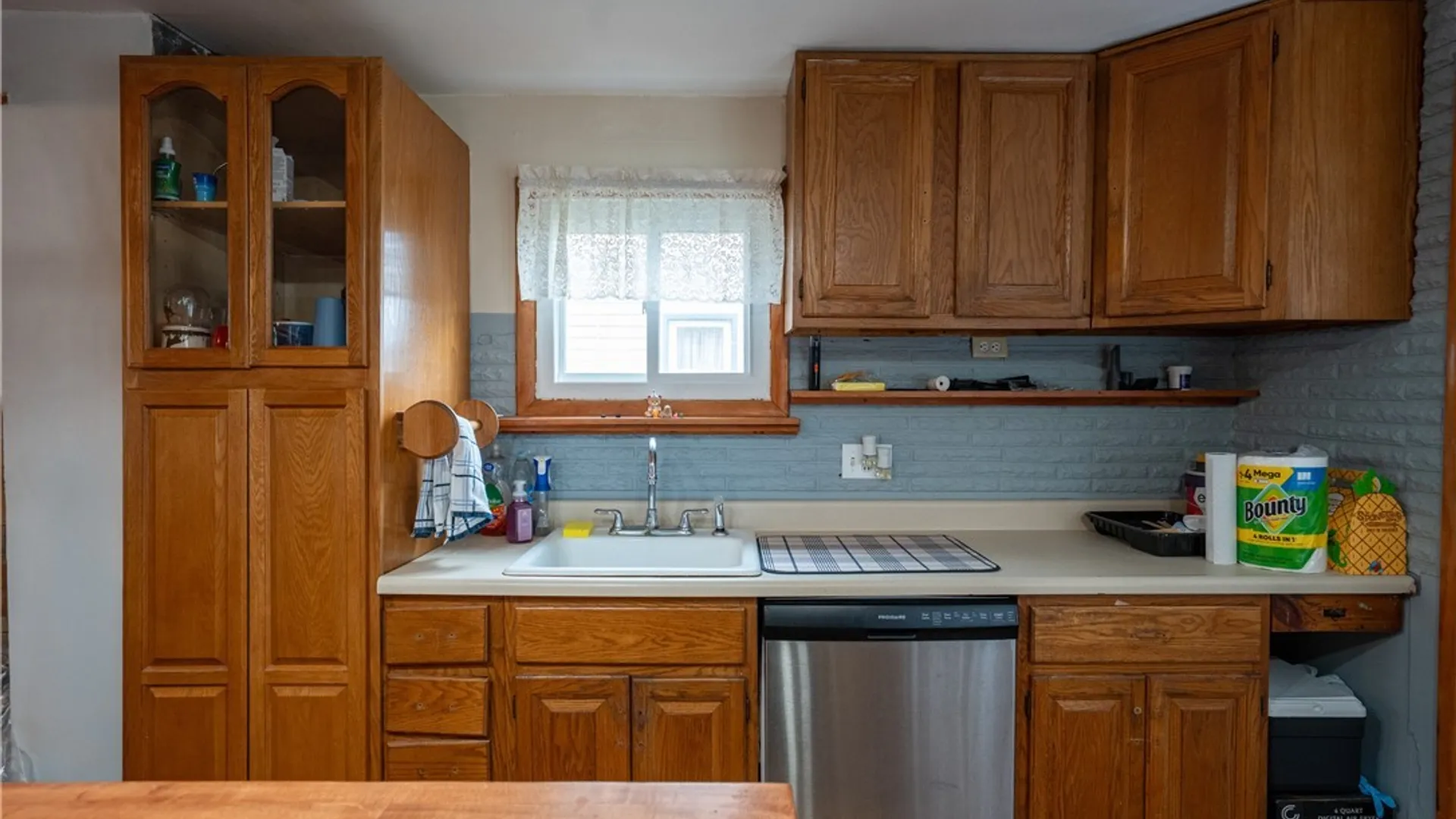 Property at 15 Harris Court, Cheektowaga, NY 14225 11