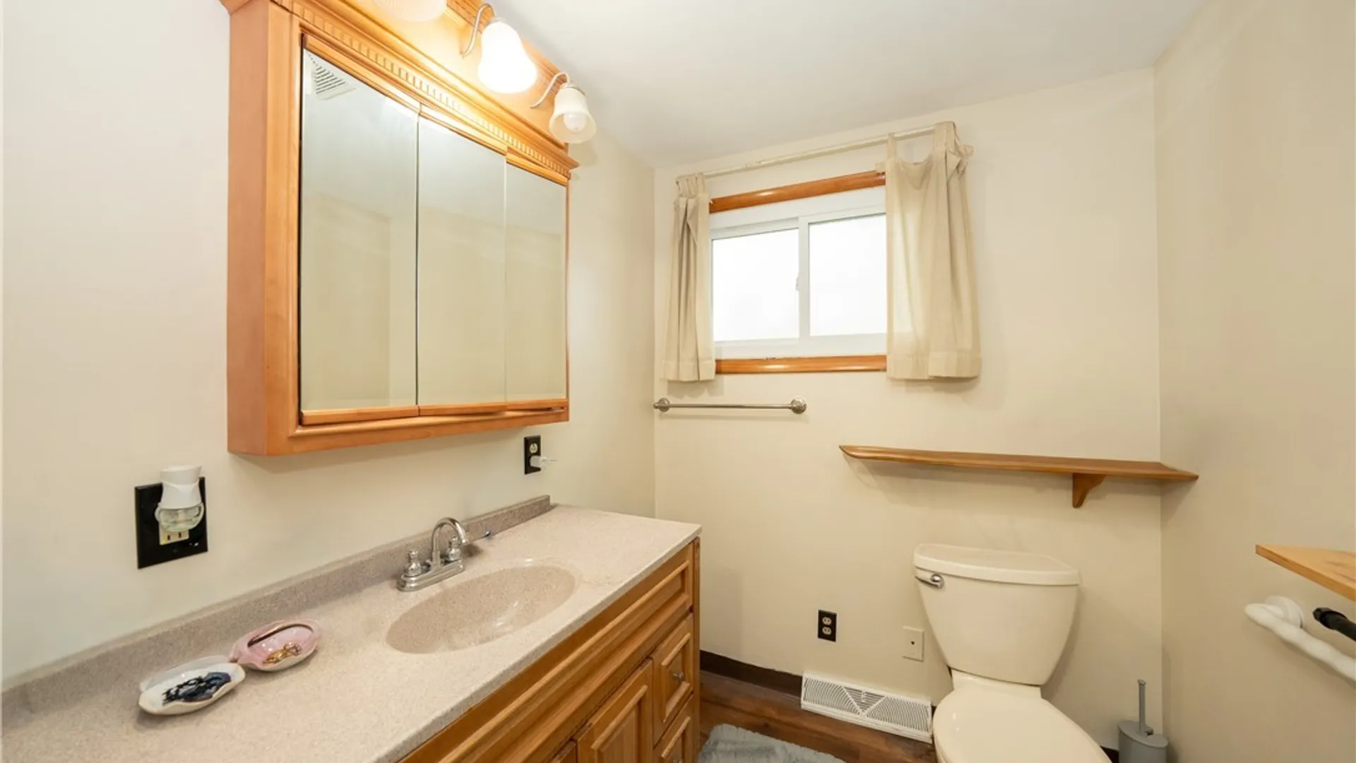 Property at 15 Harris Court, Cheektowaga, NY 14225 17