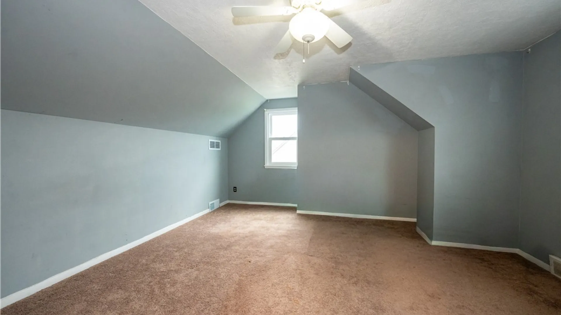 Property at 15 Harris Court, Cheektowaga, NY 14225 28