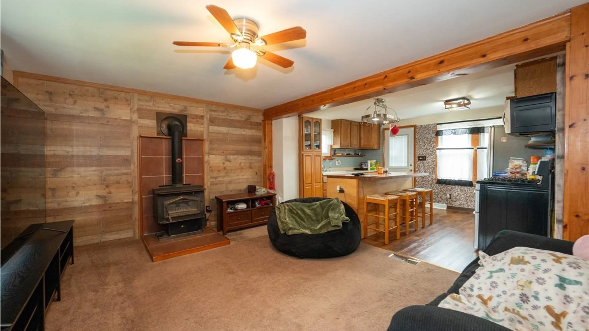 Property at 15 Harris Court, Cheektowaga, NY 14225 4