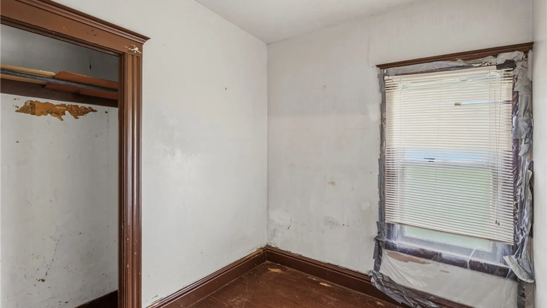 Property at 163 Winslow Avenue, Buffalo, NY 14208 11