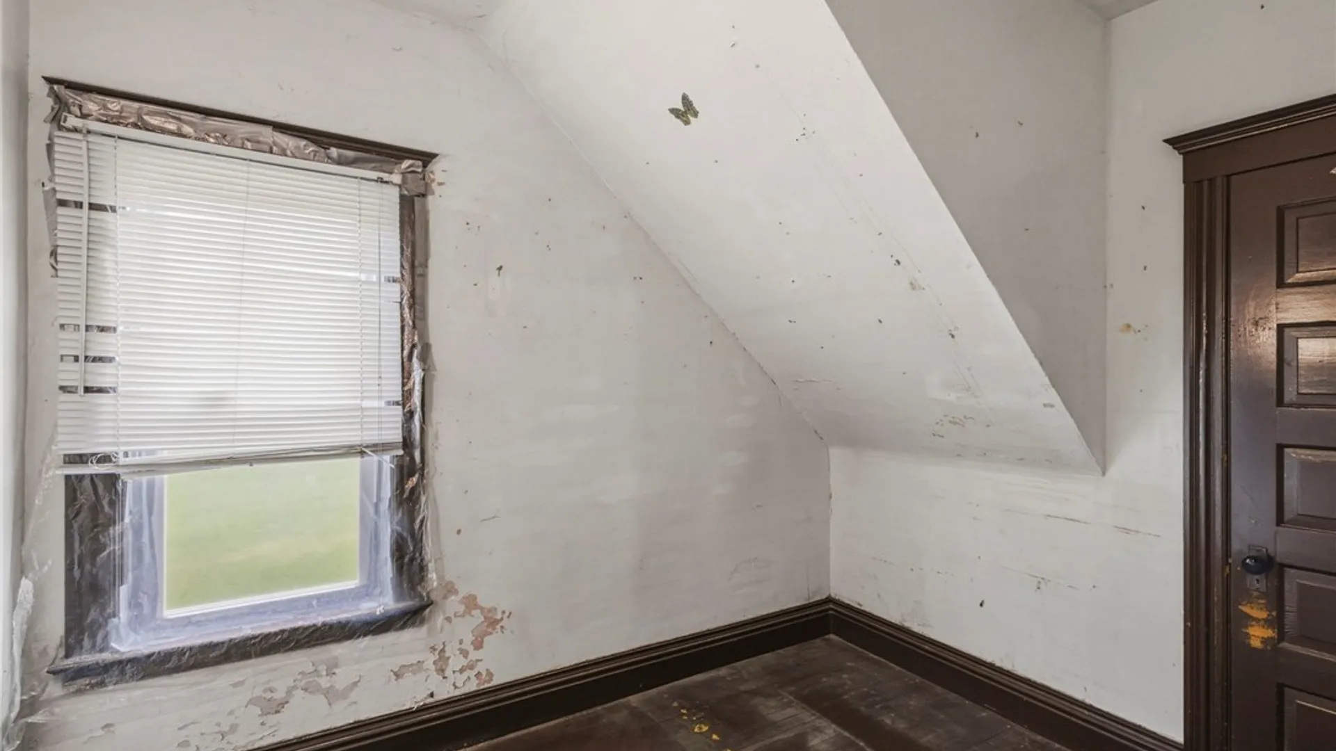 Property at 163 Winslow Avenue, Buffalo, NY 14208 9