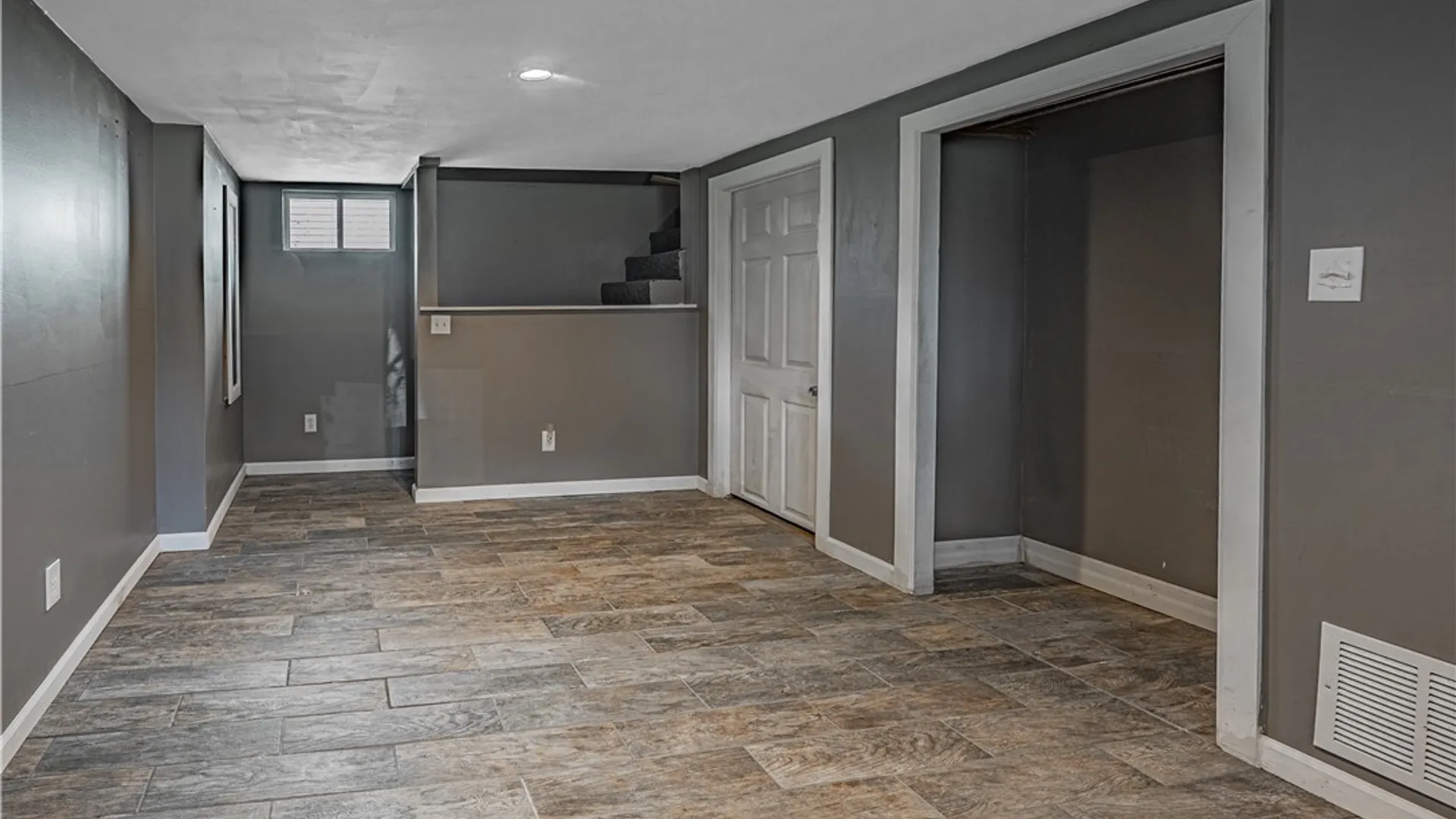 Property at 94 Hyde Park, Lockport City, NY 14094 28