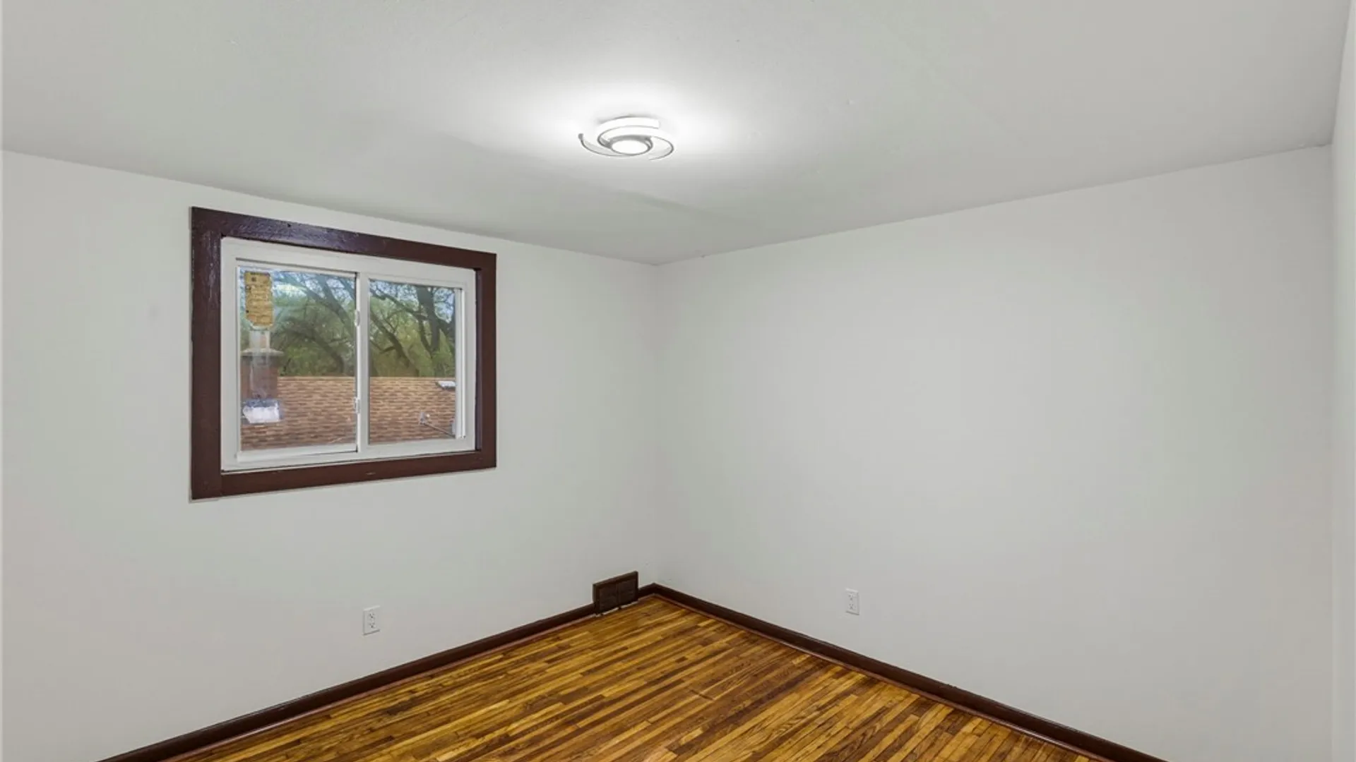 Property at 15 Dartmouth Avenue, Buffalo, NY 14215 32