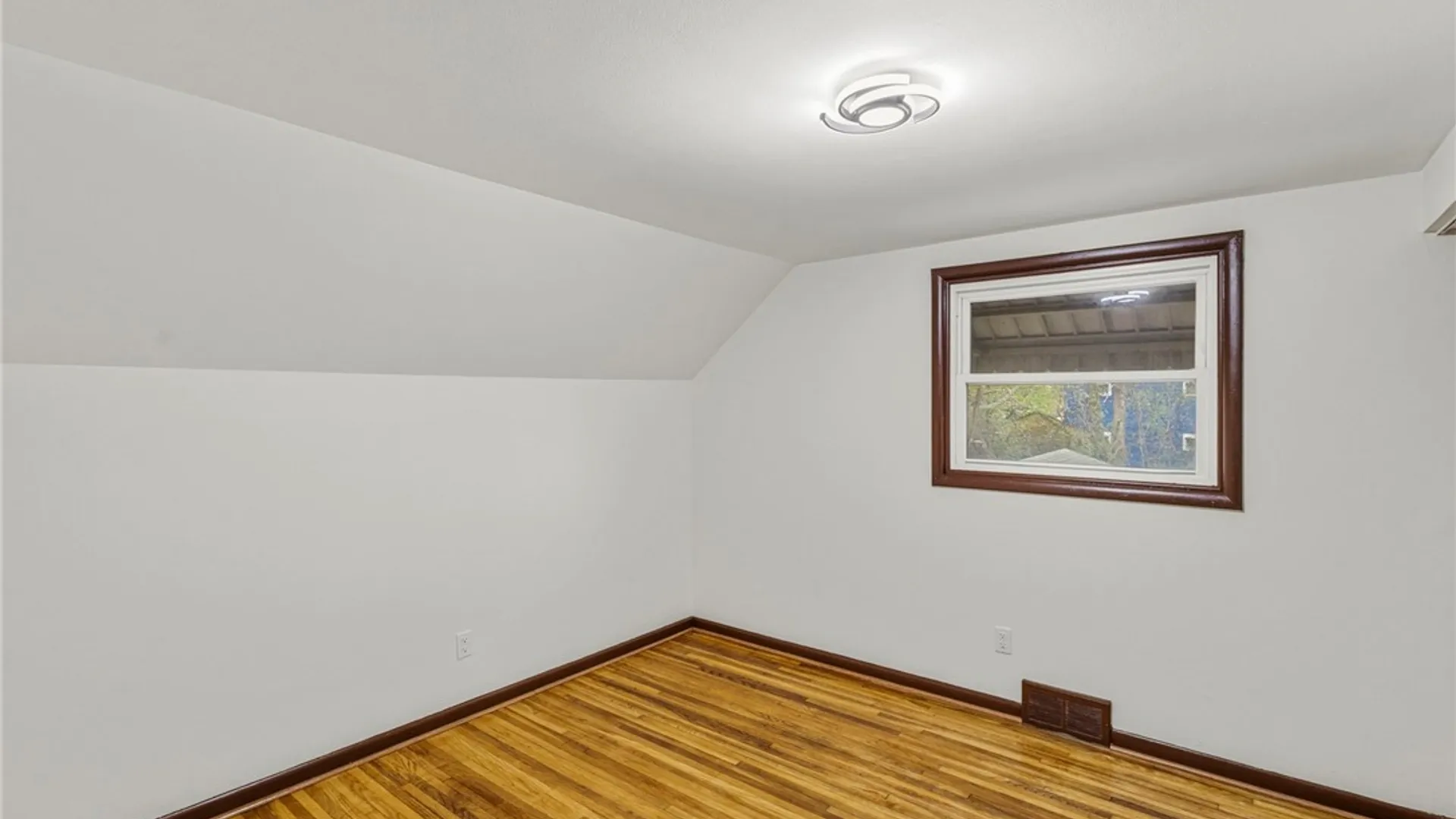 Property at 15 Dartmouth Avenue, Buffalo, NY 14215 35