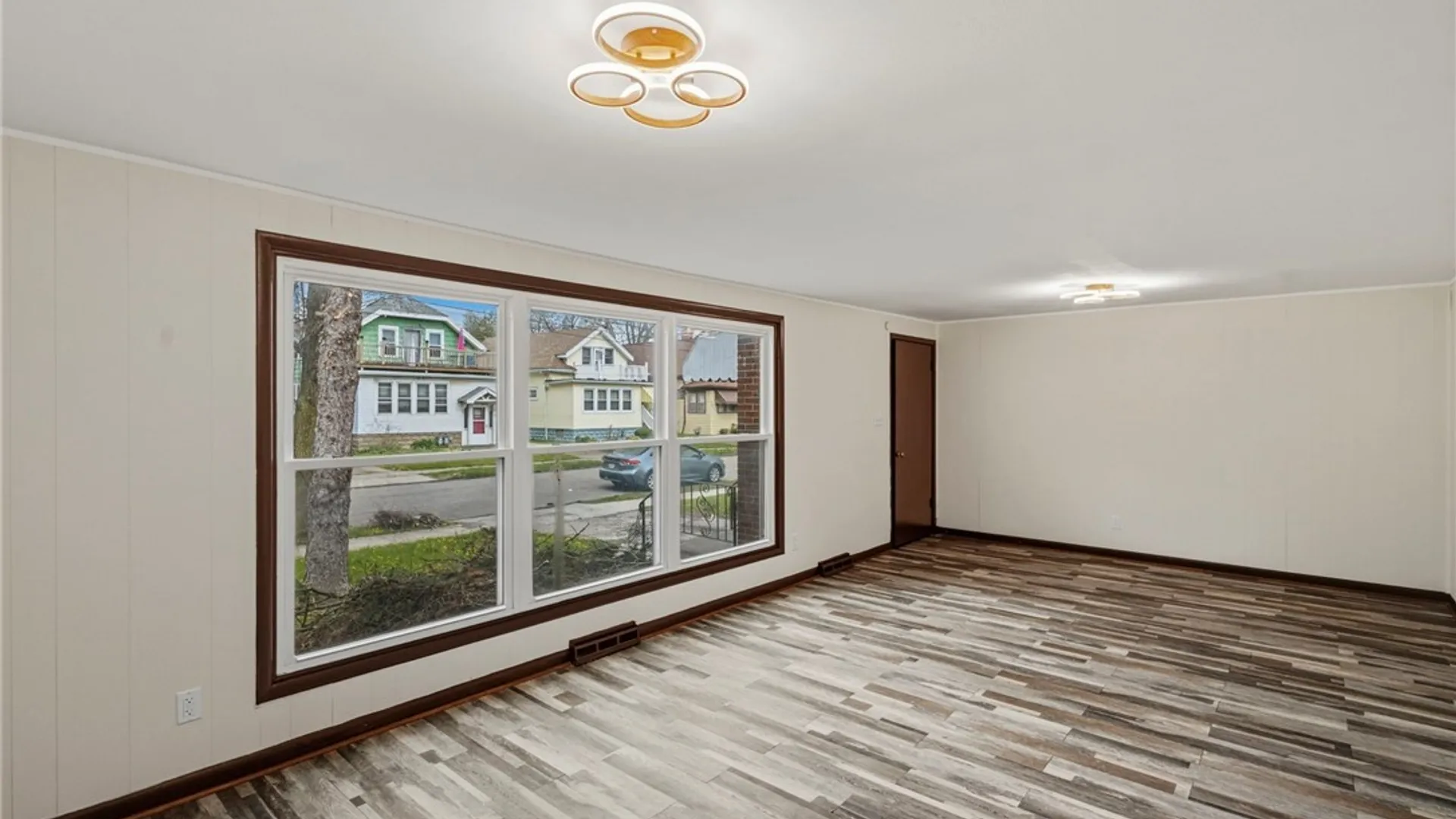 Property at 15 Dartmouth Avenue, Buffalo, NY 14215 6