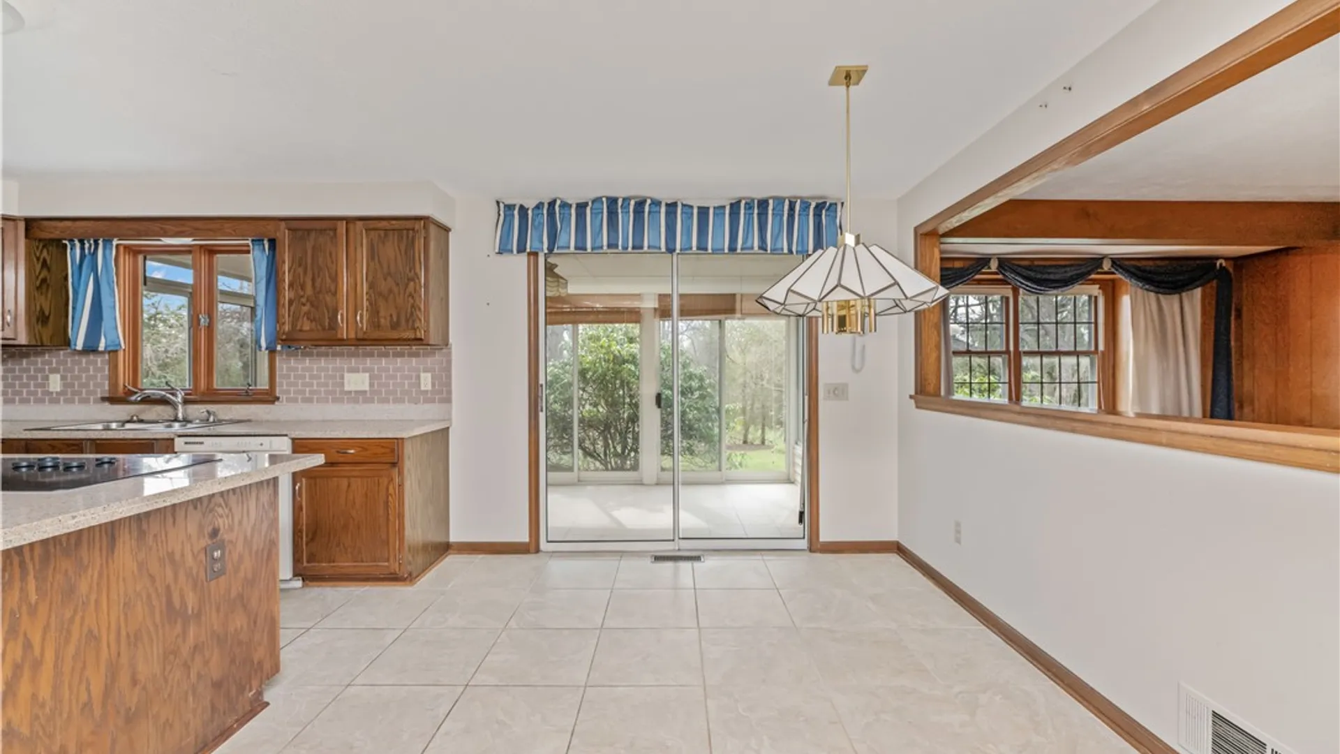 Property at 7 Whittlers Ridge, Perinton, NY 14534 15