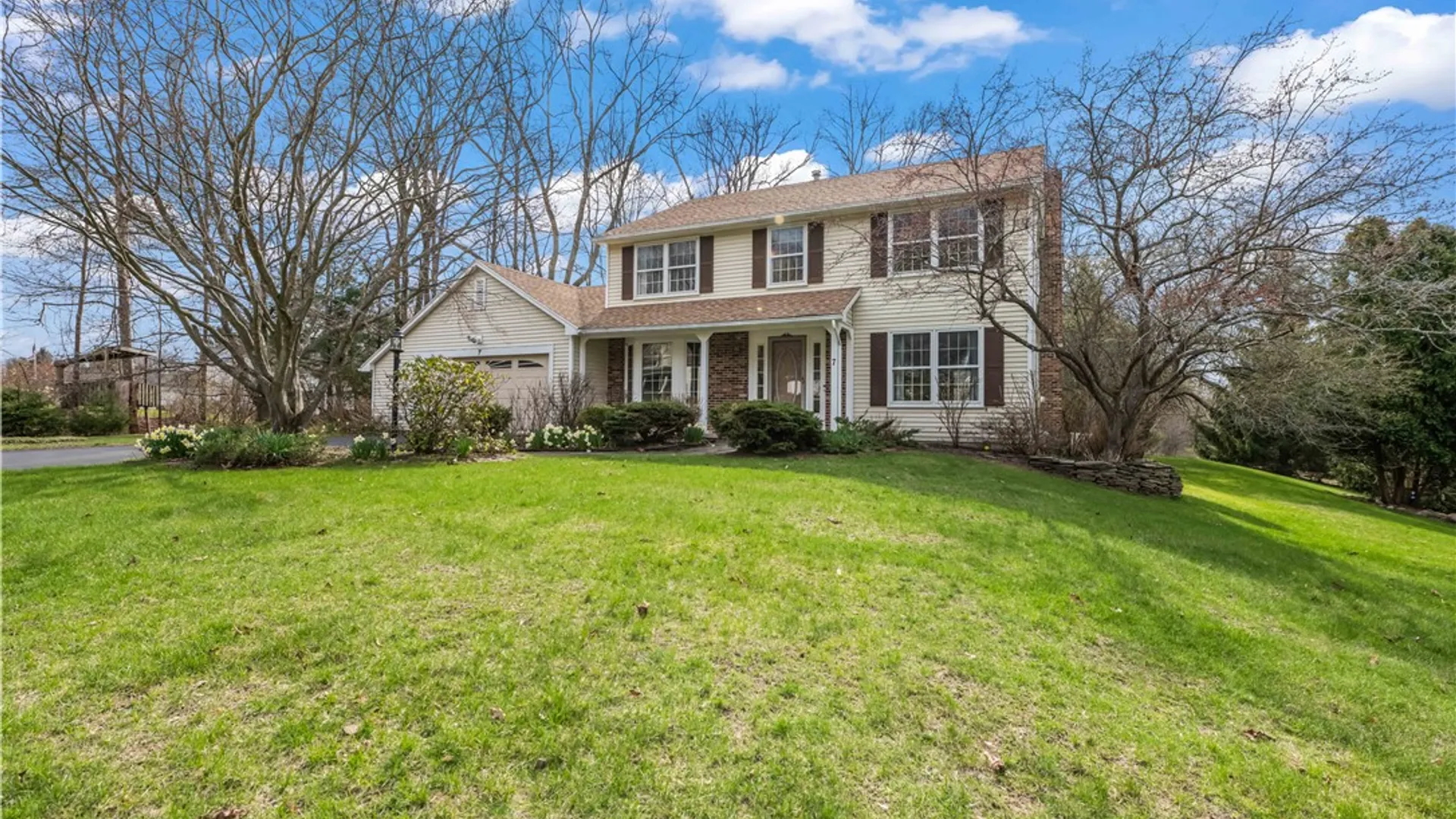 Property at 7 Whittlers Ridge, Perinton, NY 14534 2