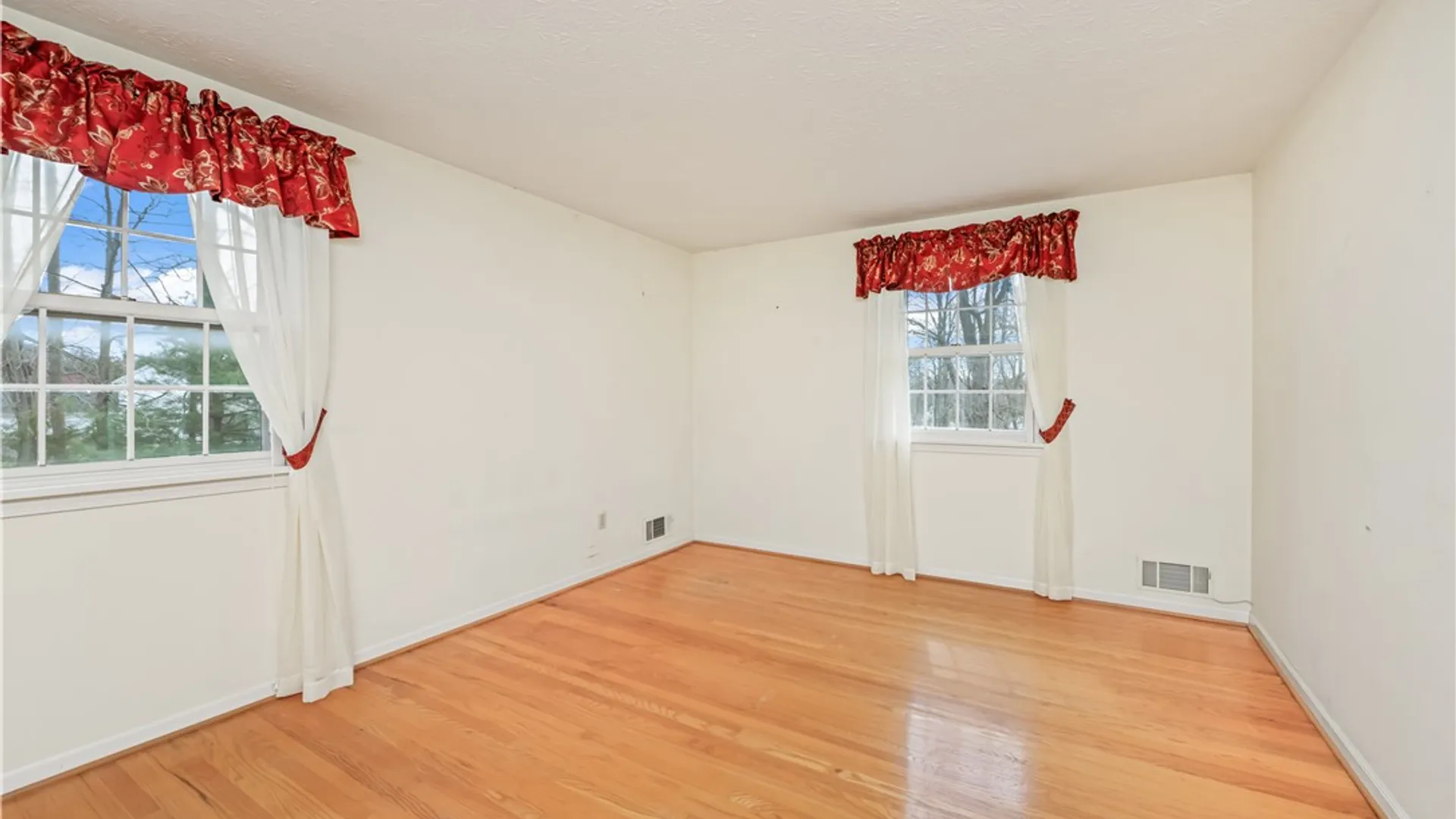 Property at 7 Whittlers Ridge, Perinton, NY 14534 28