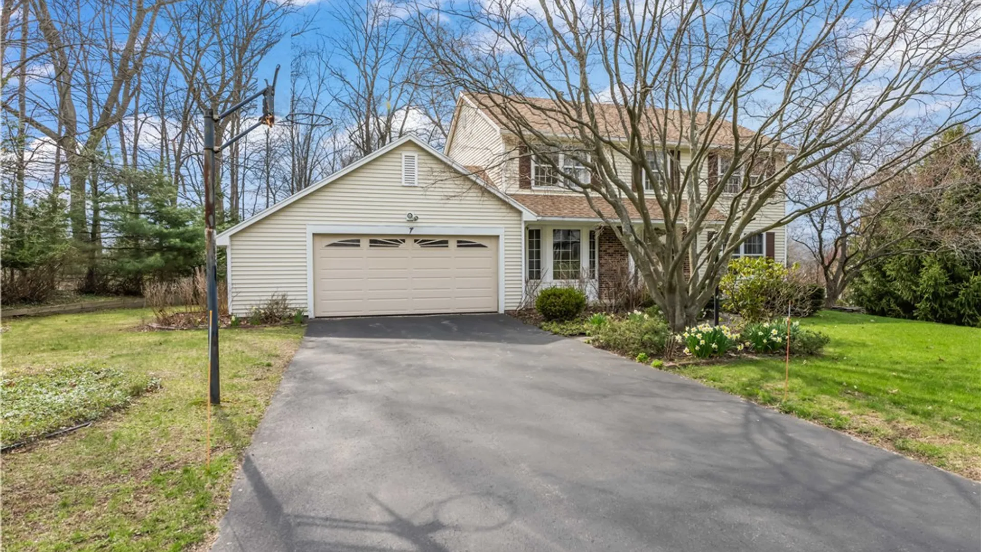 Property at 7 Whittlers Ridge, Perinton, NY 14534 3